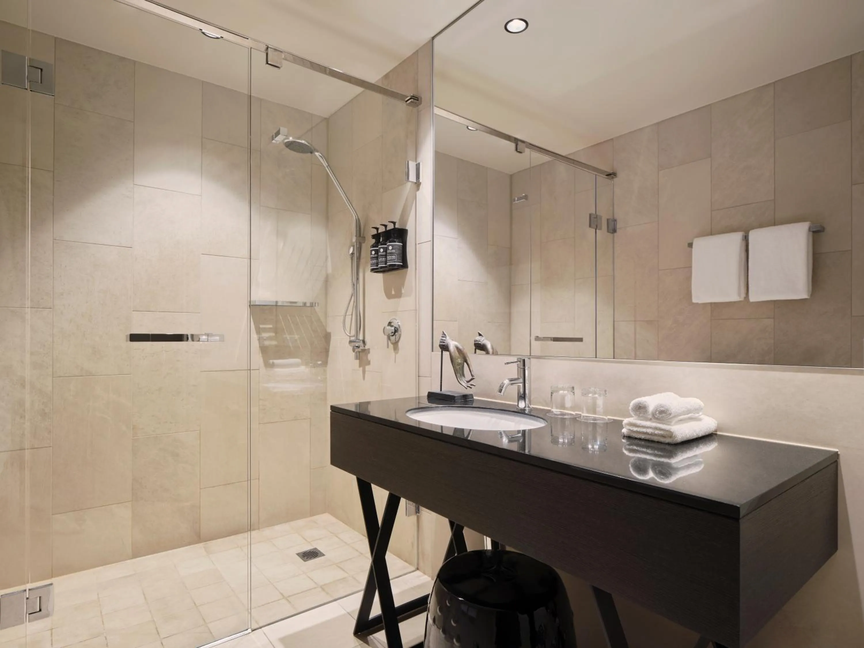 Bathroom in Burbury Hotel & Apartments