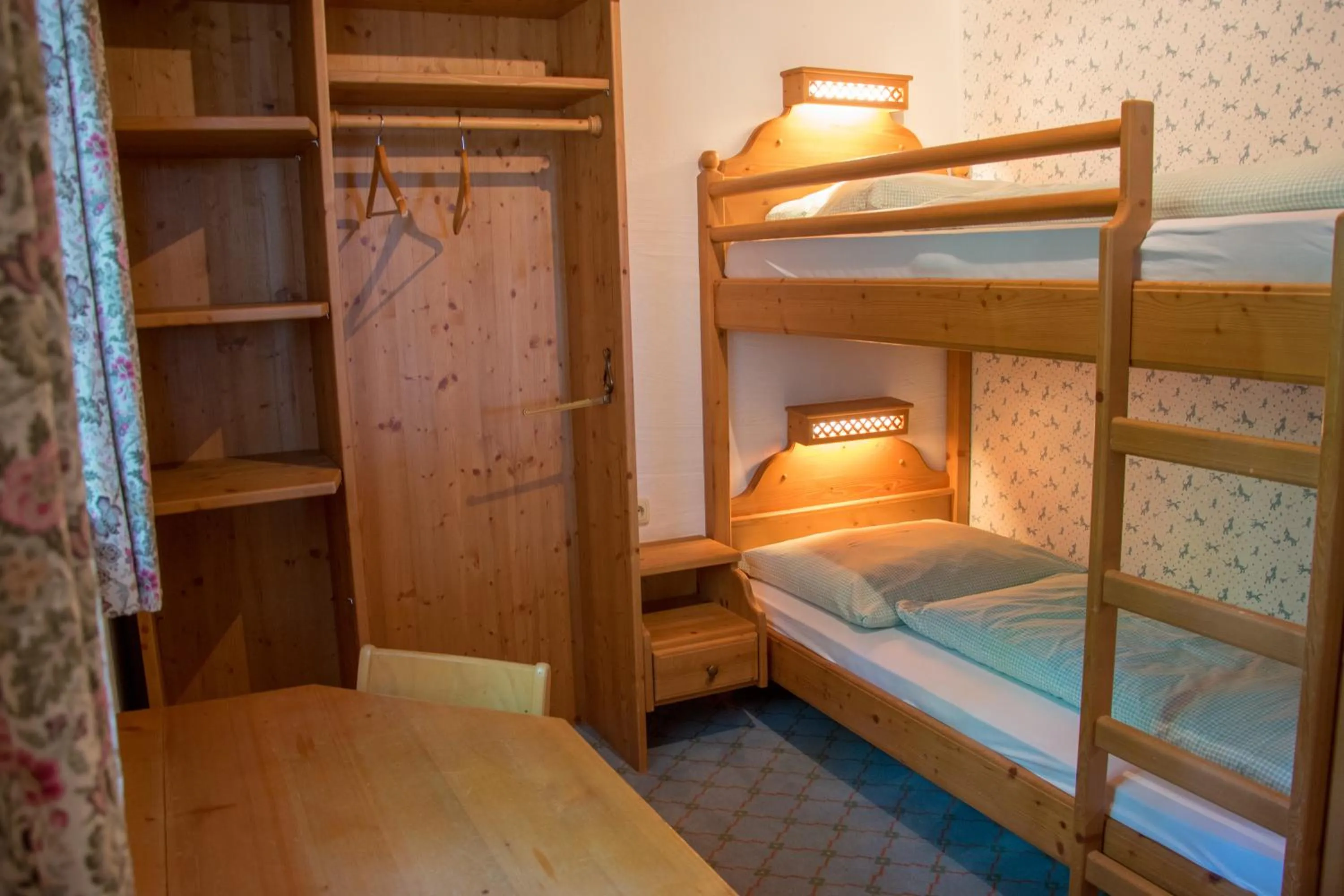 children, Bed in Hochberghaus Resort