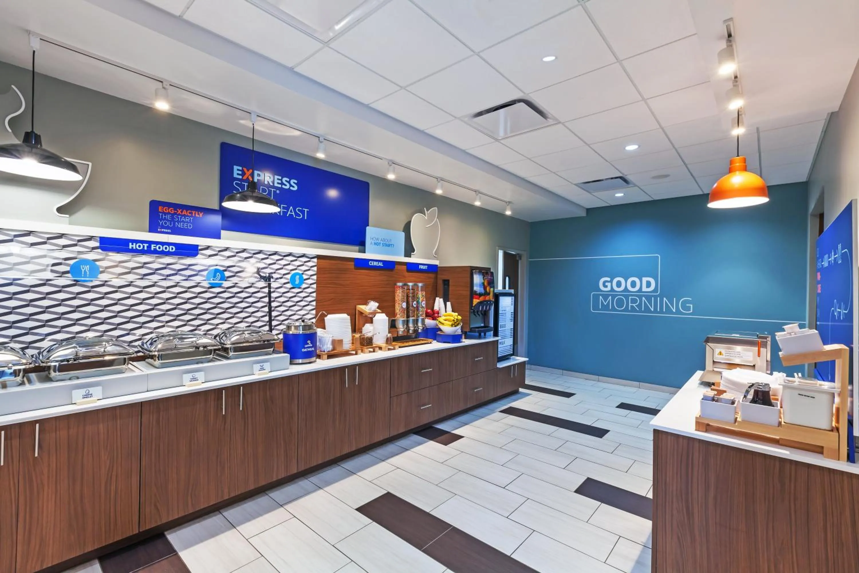 Breakfast in Holiday Inn Express & Suites Tulsa South - Woodland Hills by IHG