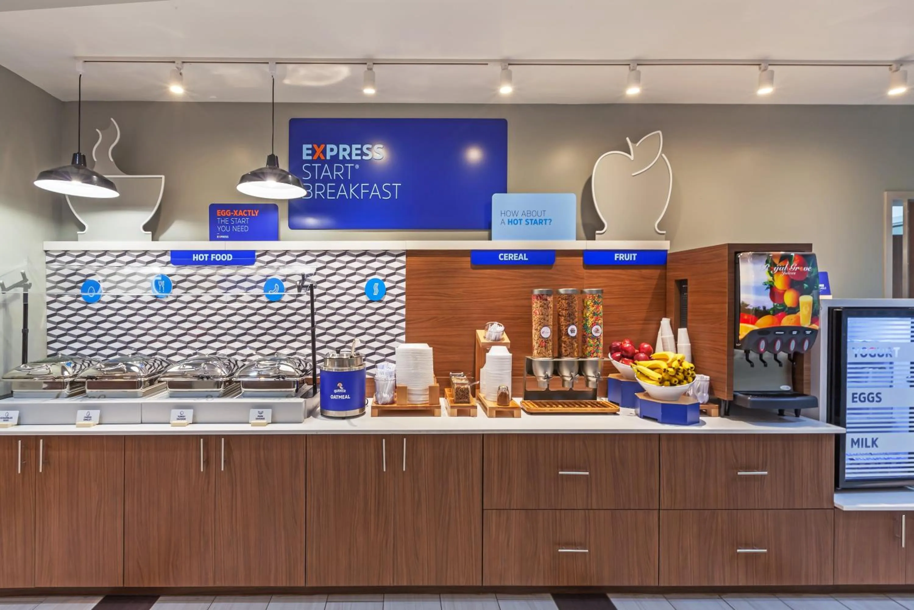 Breakfast in Holiday Inn Express & Suites Tulsa South - Woodland Hills by IHG