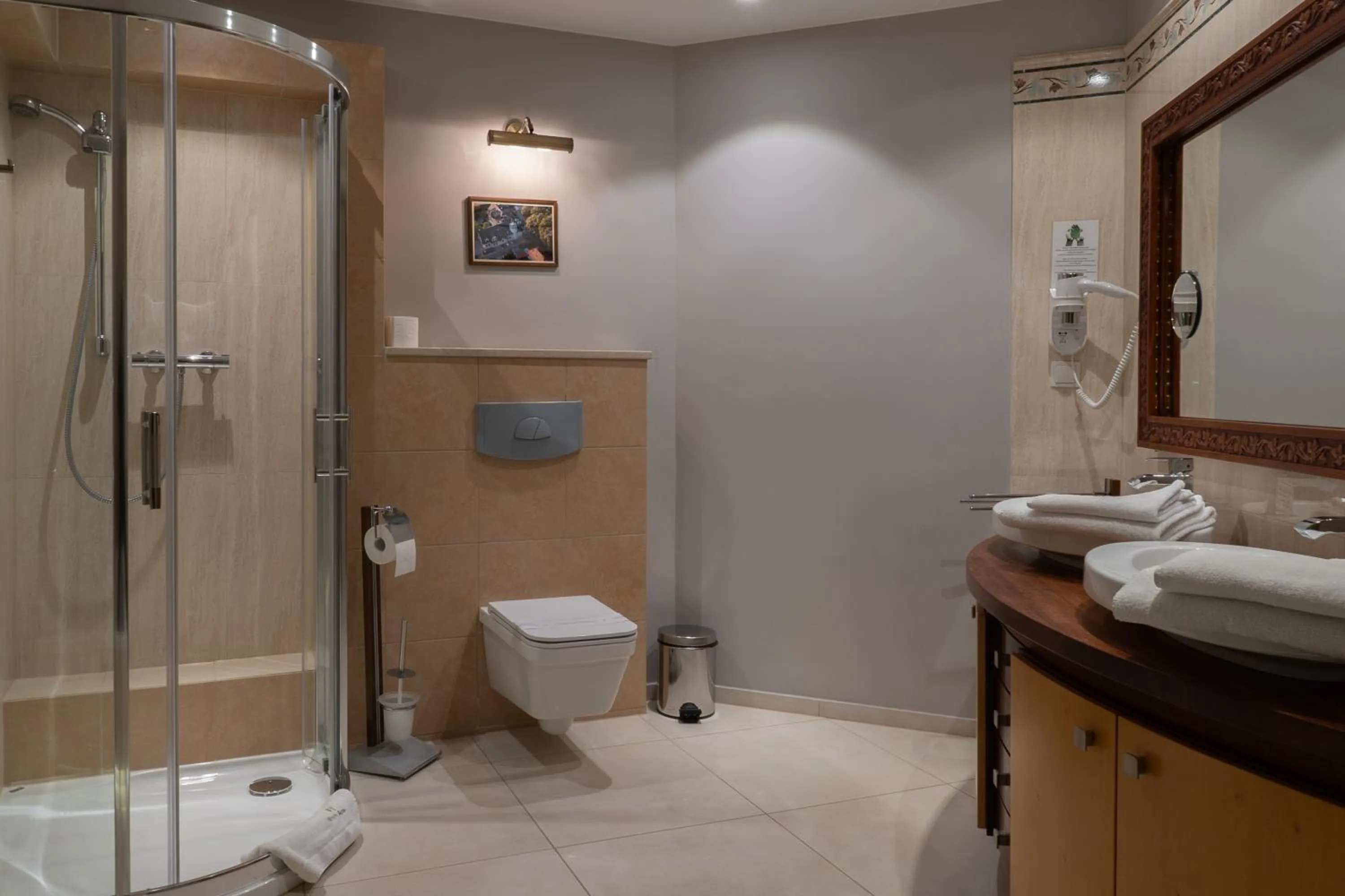 Shower in Hotel Salve