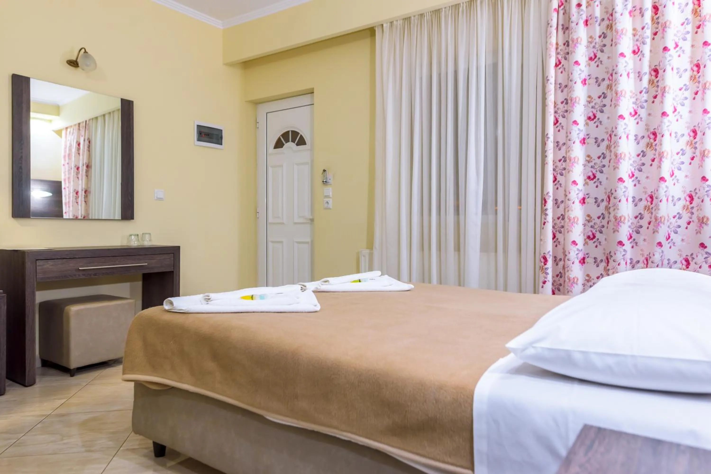 Bed in Santa Rosa Hotel & Beach