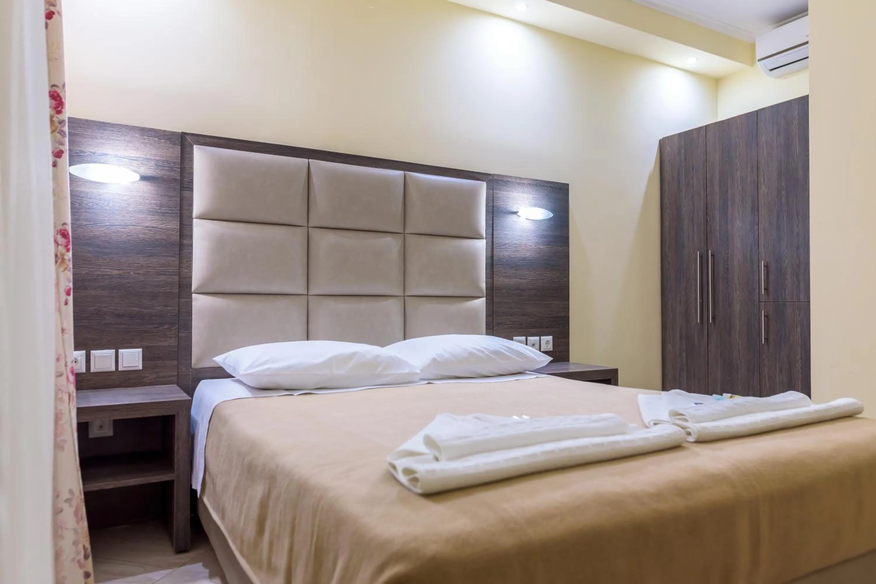 Bed in Santa Rosa Hotel & Beach