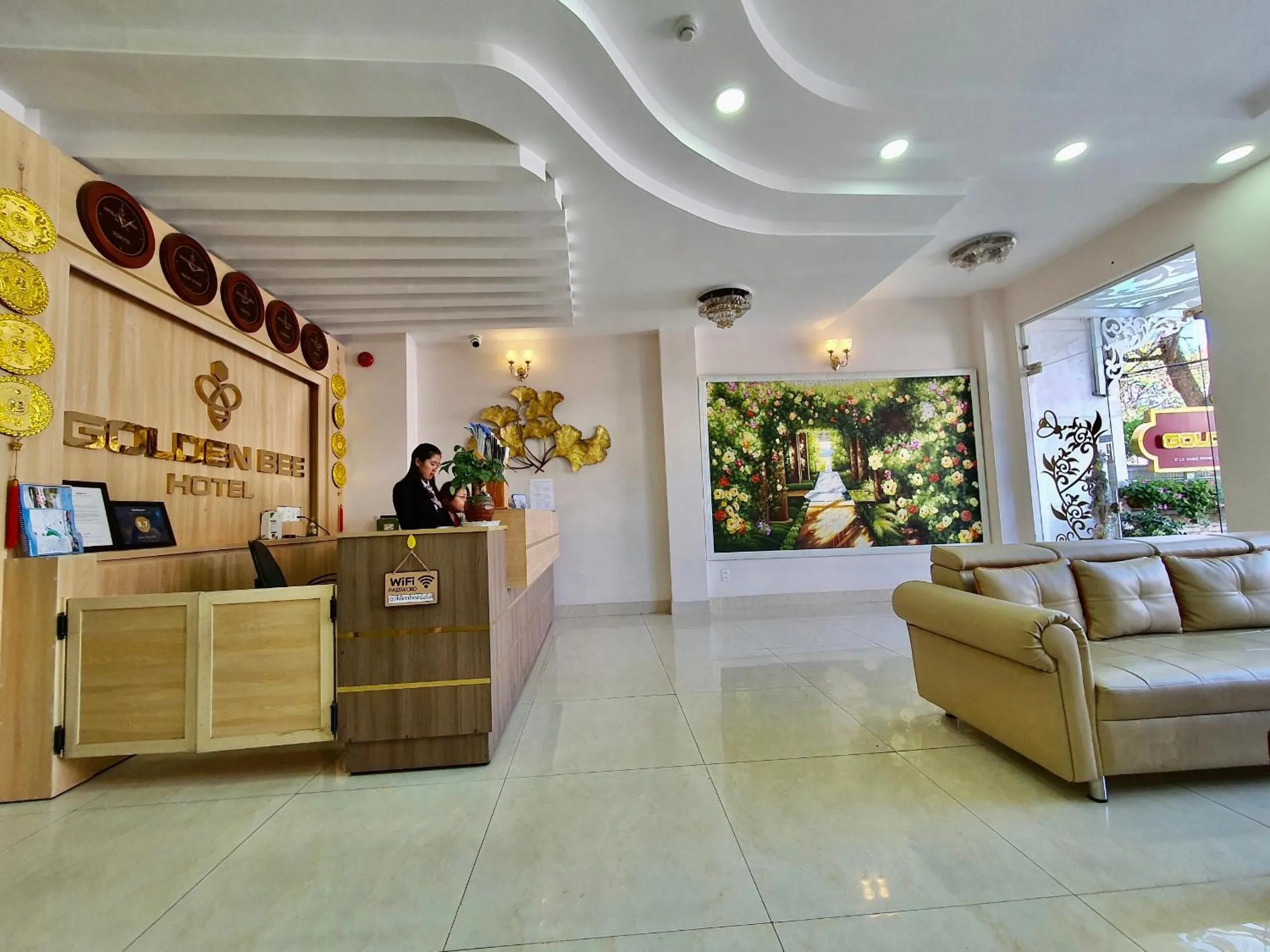 Lobby or reception in Golden Bee Hotel