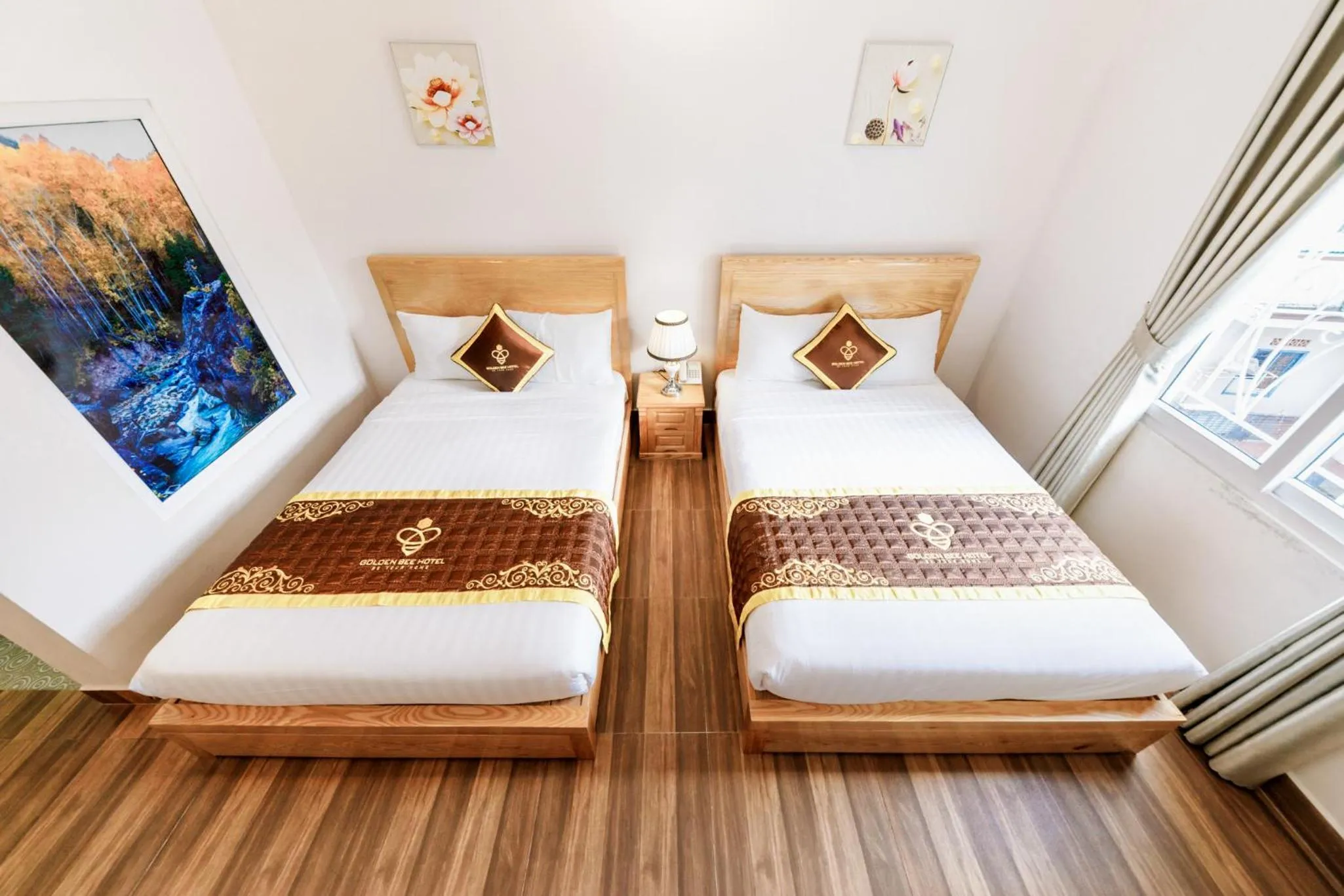 Bed in Golden Bee Hotel