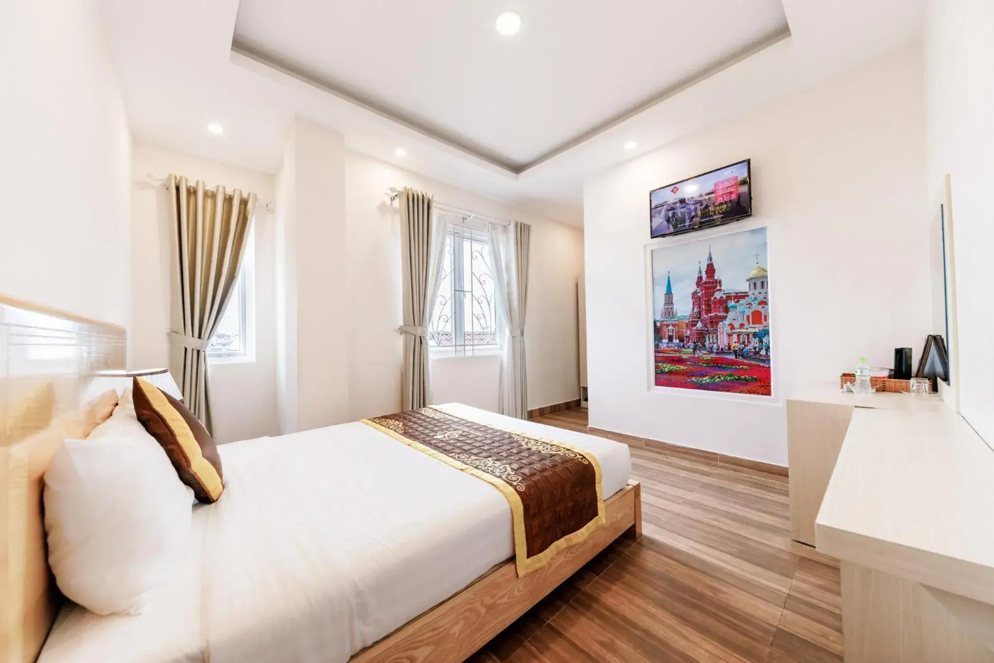 Photo of the whole room, Bed in Golden Bee Hotel Photo of the whole room, Bed in Golden Bee Hotel