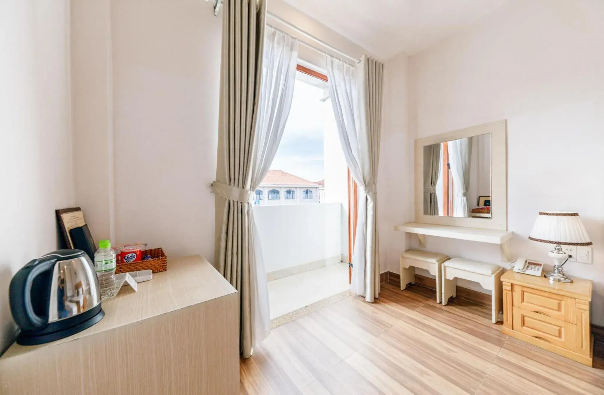 Balcony/Terrace, Bed in Golden Bee Hotel Balcony/Terrace, Bed in Golden Bee Hotel