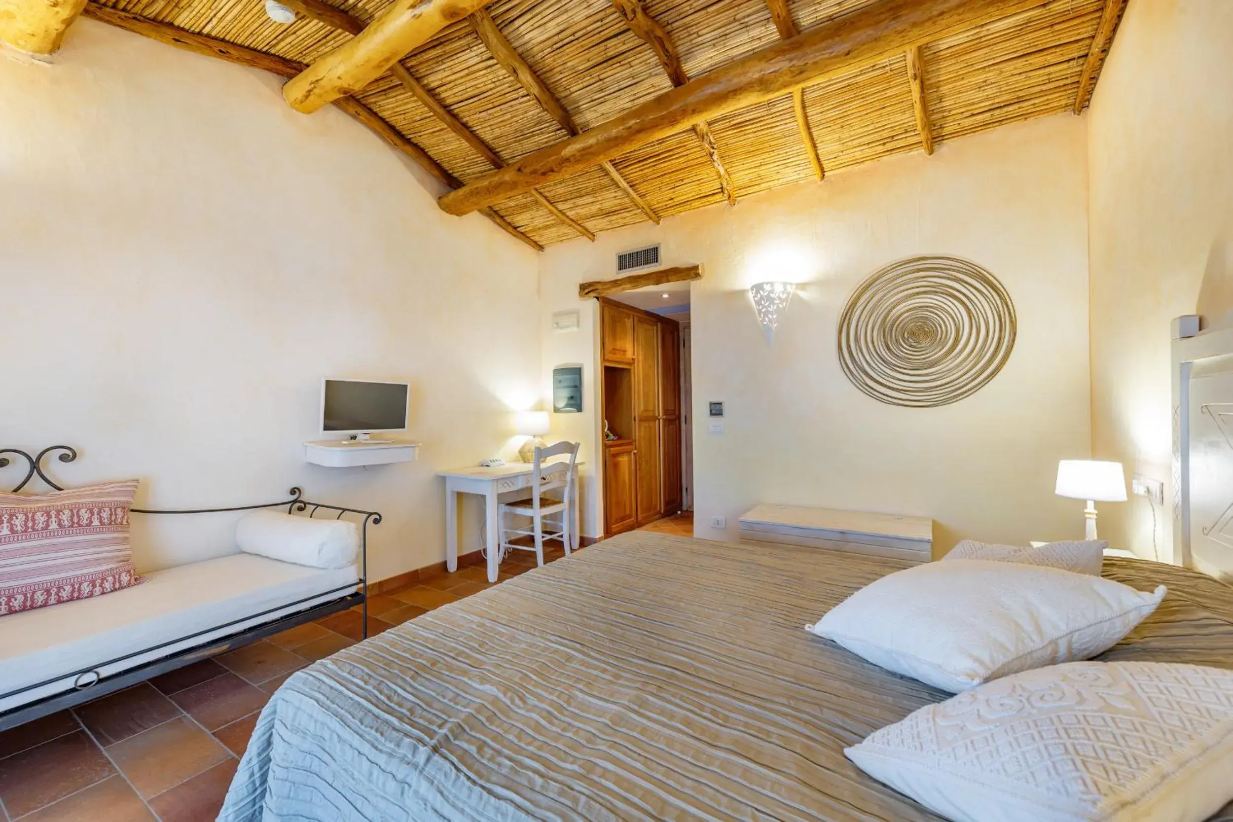 Bedroom, Bed in Moma Hotel Cannigione Bedroom, Bed in Moma Hotel Cannigione