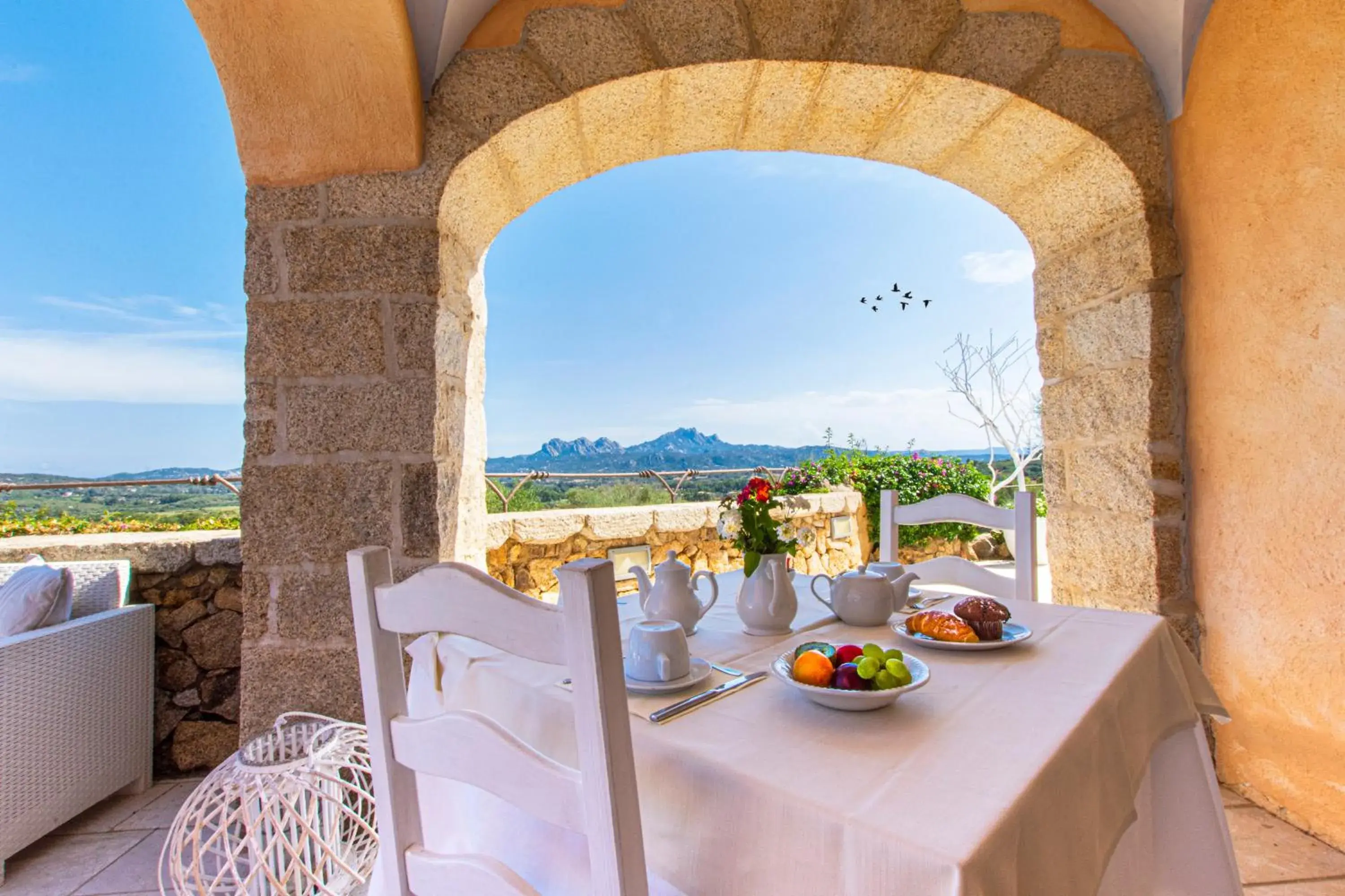 Food and drinks in Moma Hotel Cannigione Food and drinks in Moma Hotel Cannigione