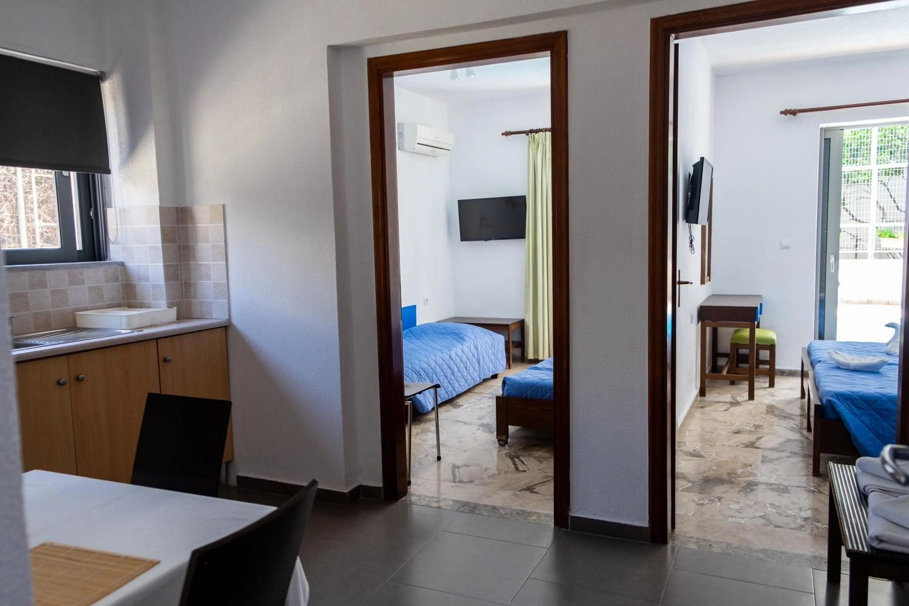 Photo of the whole room, Bed in Esperides