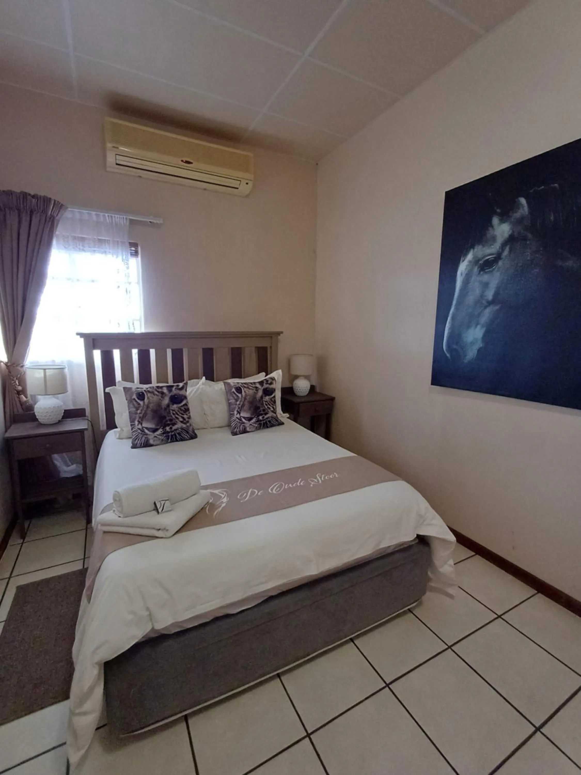 Bed in Augrabies De Oude Stoor Guesthouse