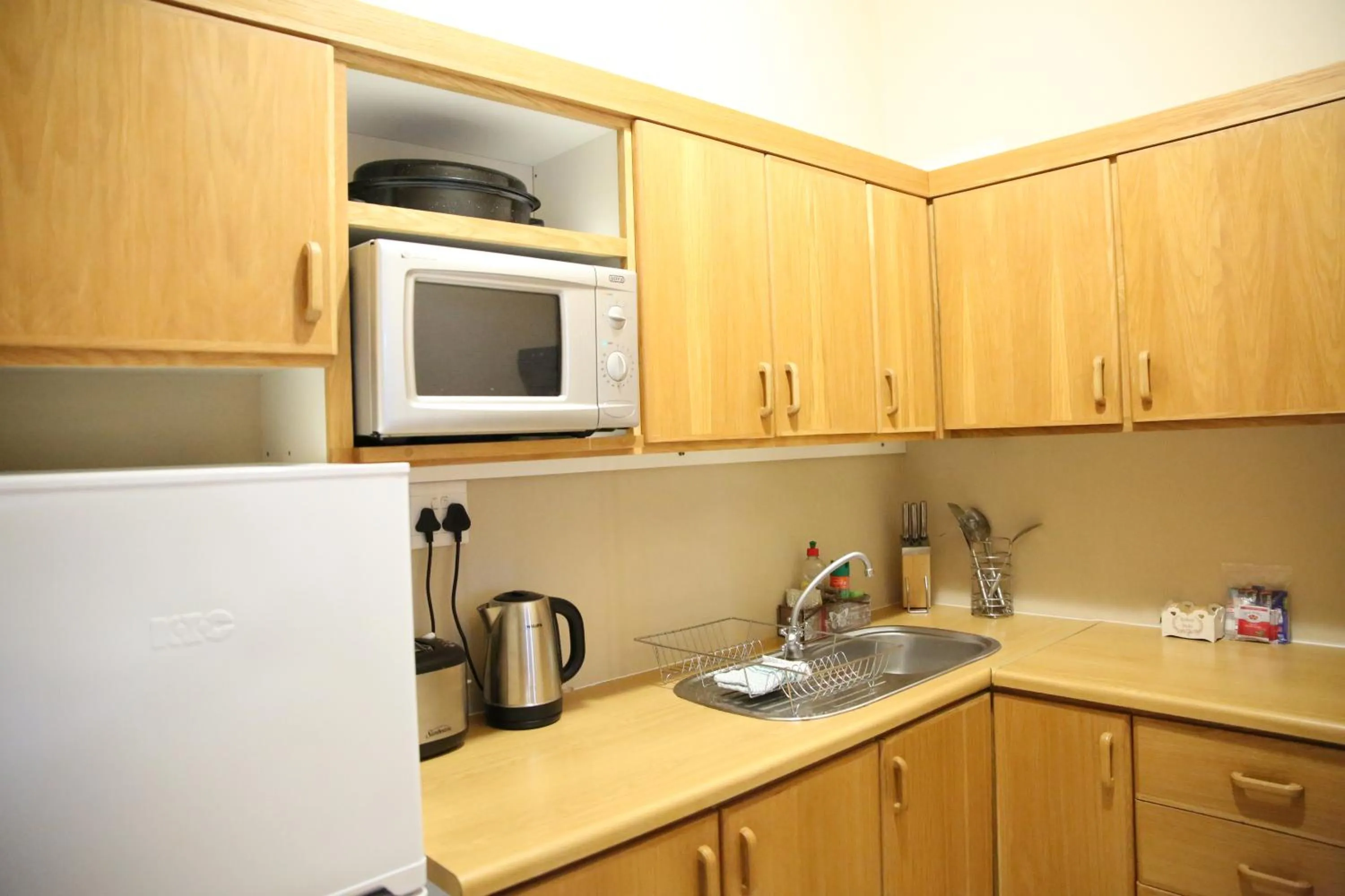 Kitchen or kitchenette in Augrabies De Oude Stoor Guesthouse