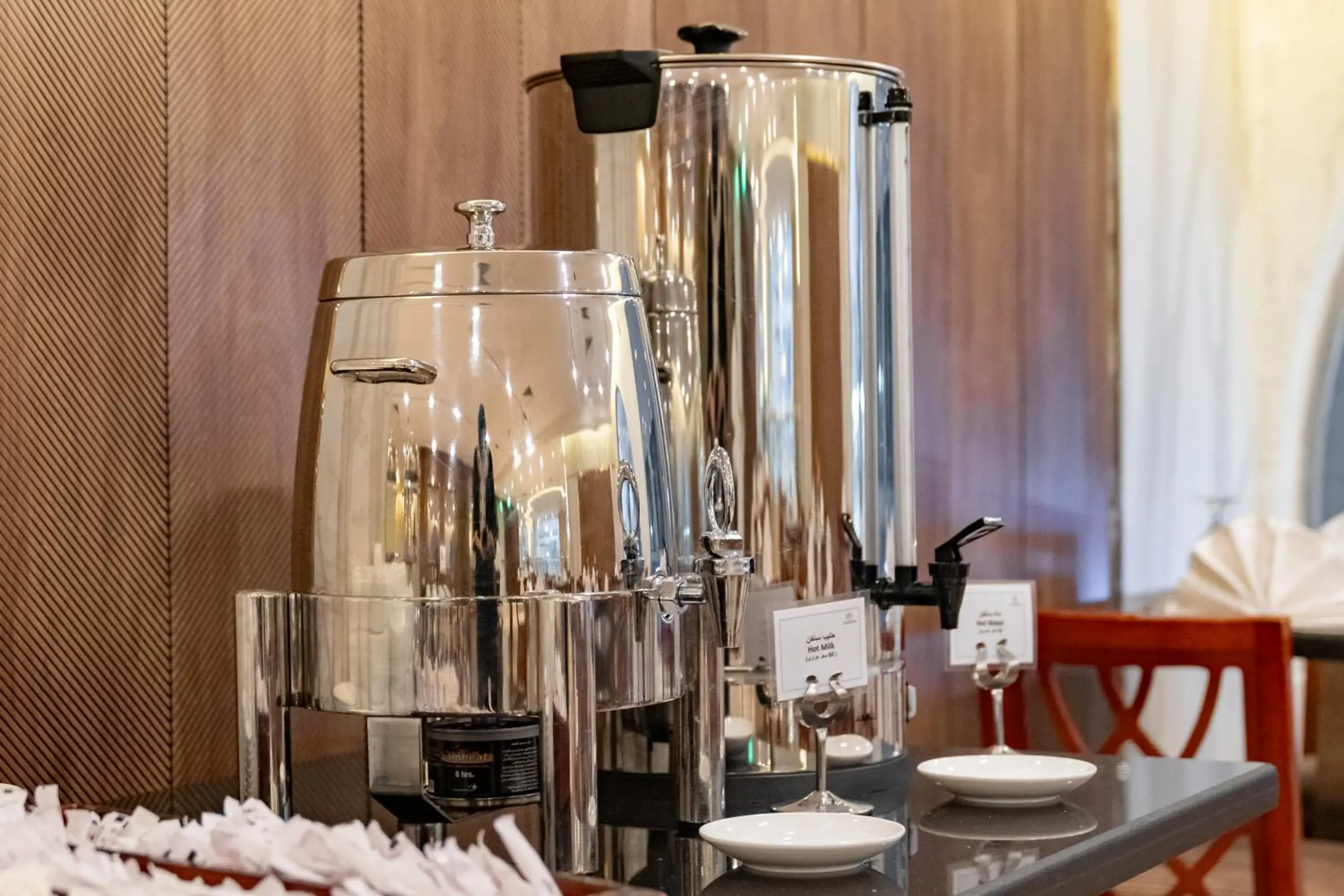 Restaurant/places to eat in Emaar Elite Al Madina Hotel Restaurant/places to eat in Emaar Elite Al Madina Hotel