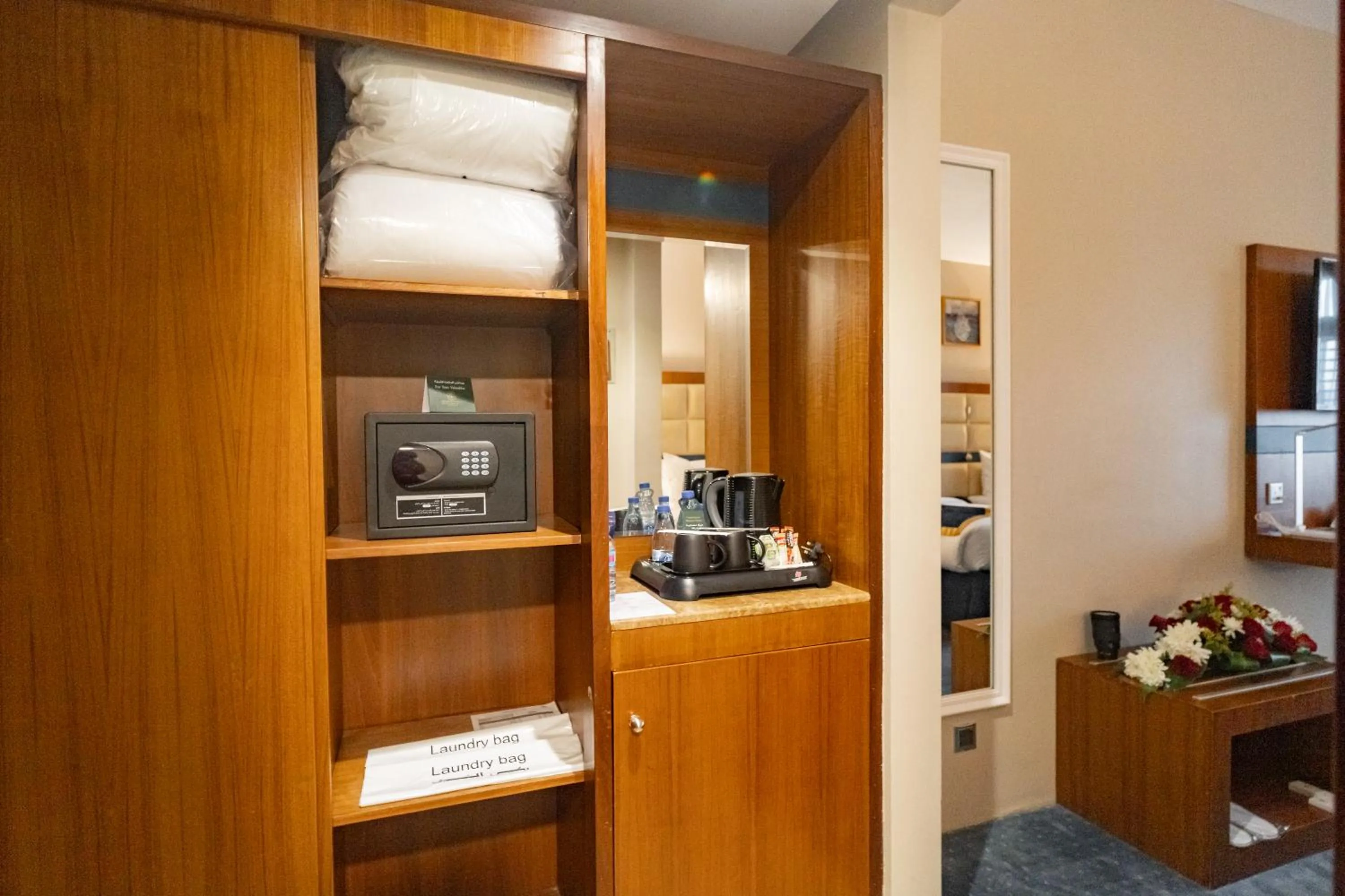 Coffee/tea facilities in Emaar Elite Al Madina Hotel