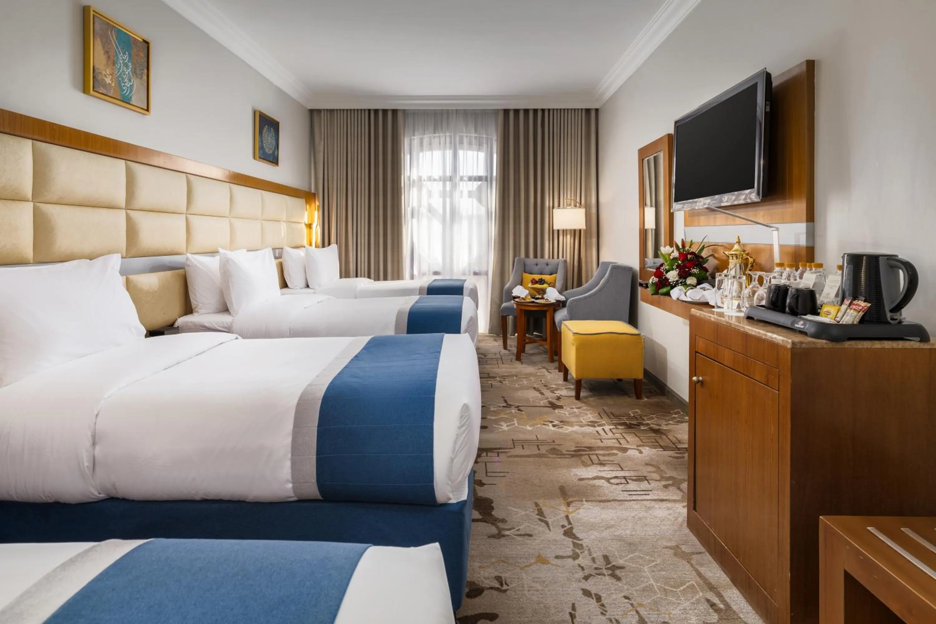 View (from property/room), Bed in Emaar Elite Al Madina Hotel