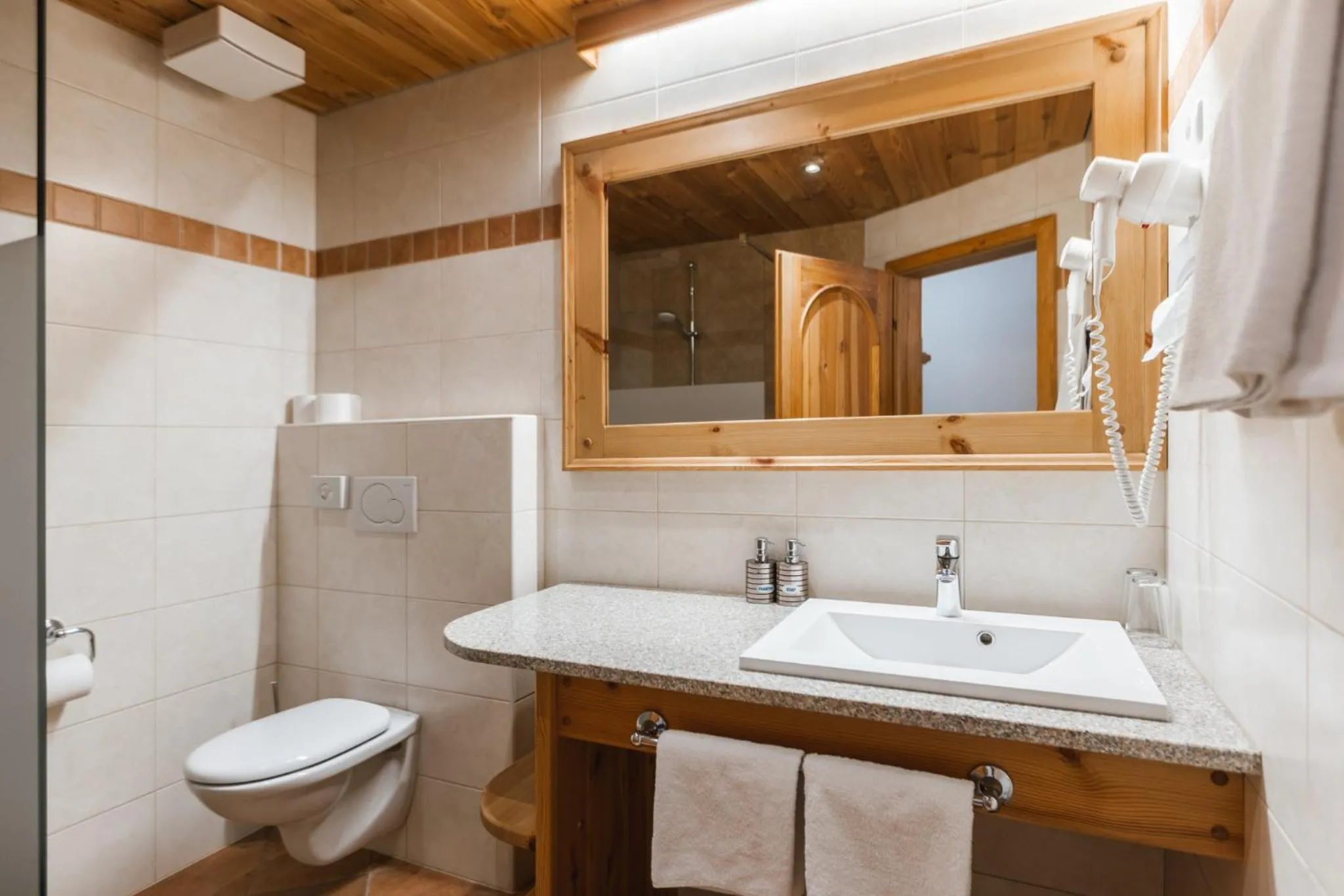 Shower in Garni Hotel Berc