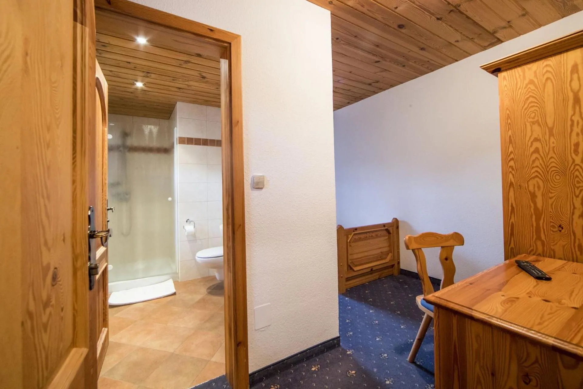 wardrobe in Garni Hotel Berc