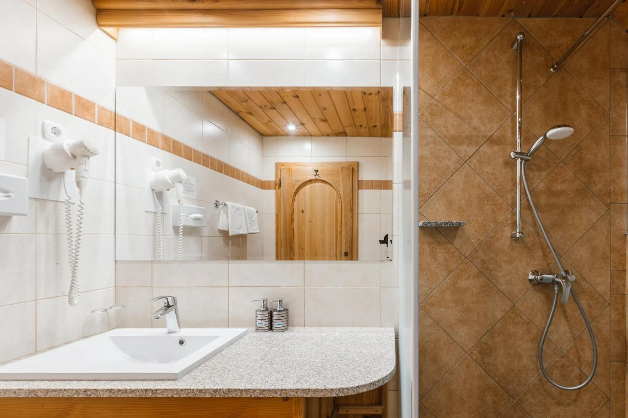 Shower in Garni Hotel Berc
