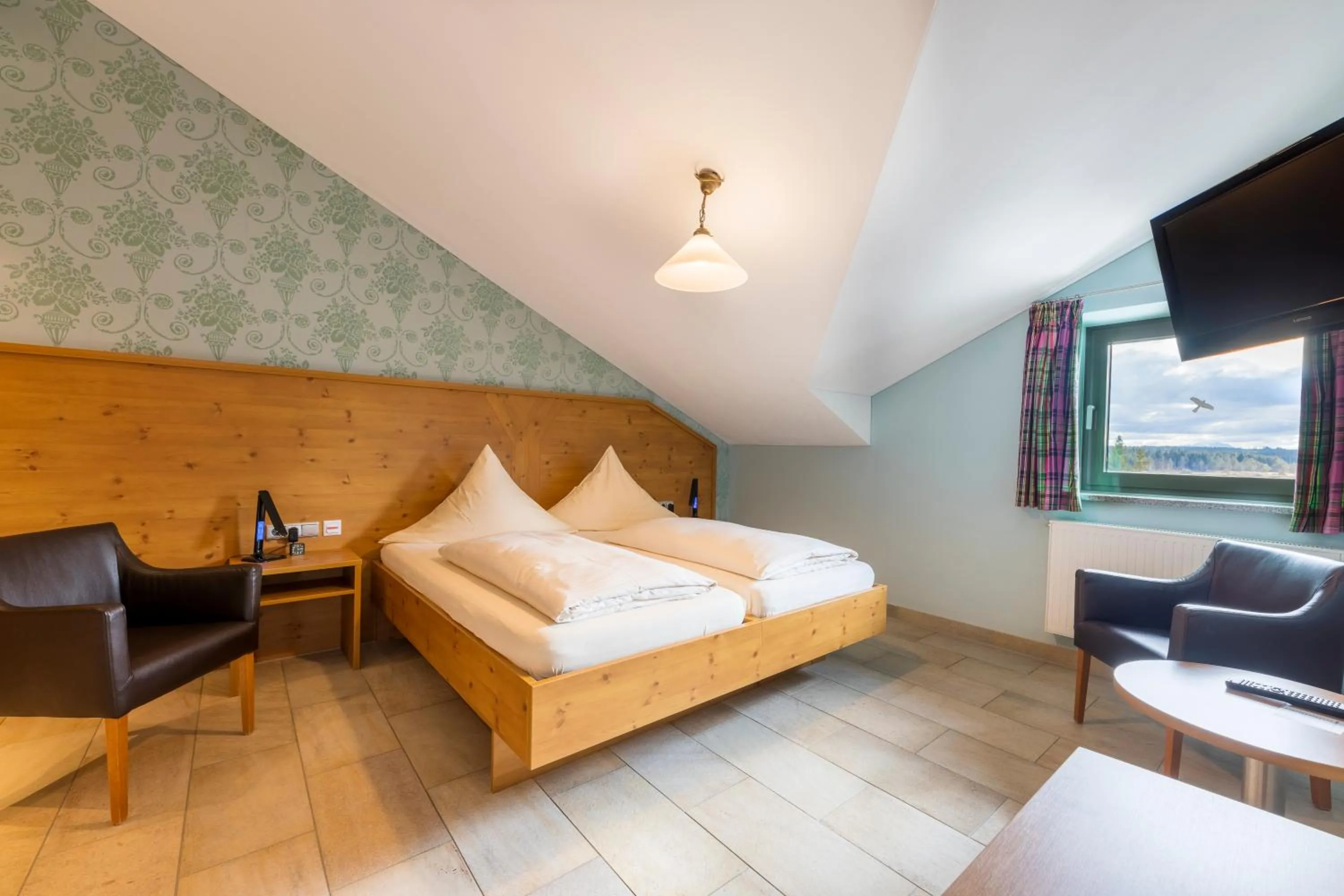 TV and multimedia, Bed in Allgäu-Hotel-Elbsee