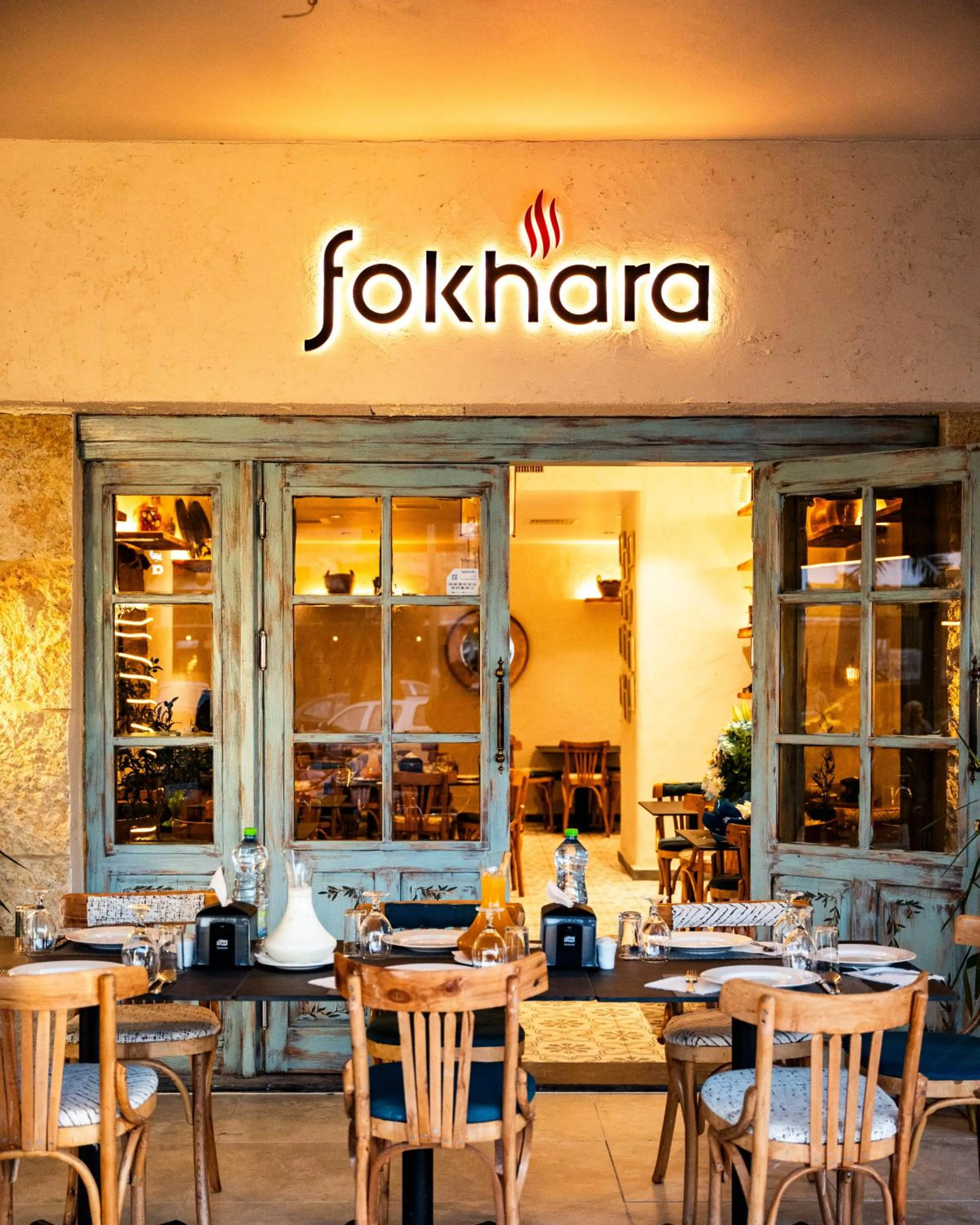 Restaurant/places to eat in Lacosta Hotel