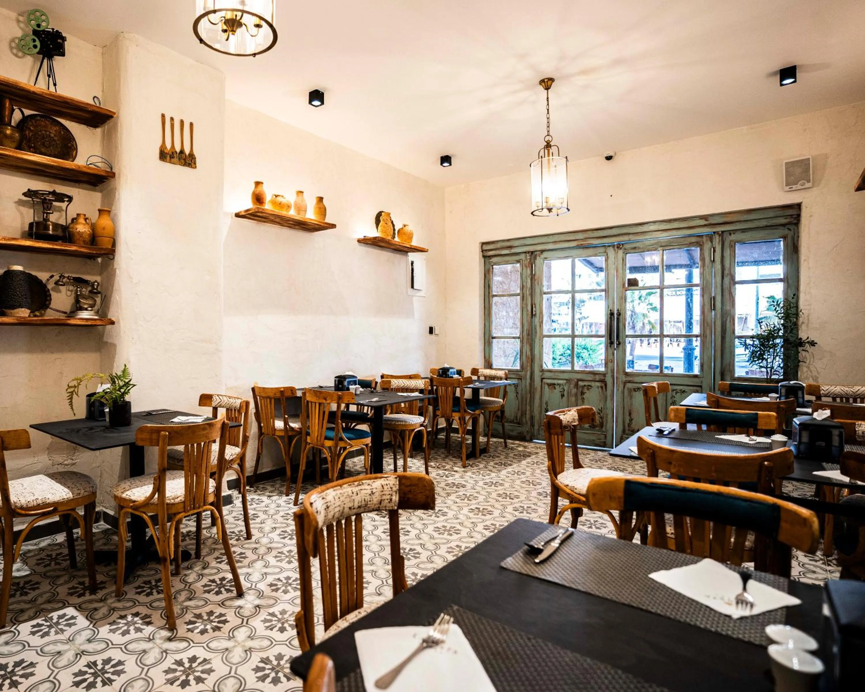 Restaurant/places to eat in Lacosta Hotel