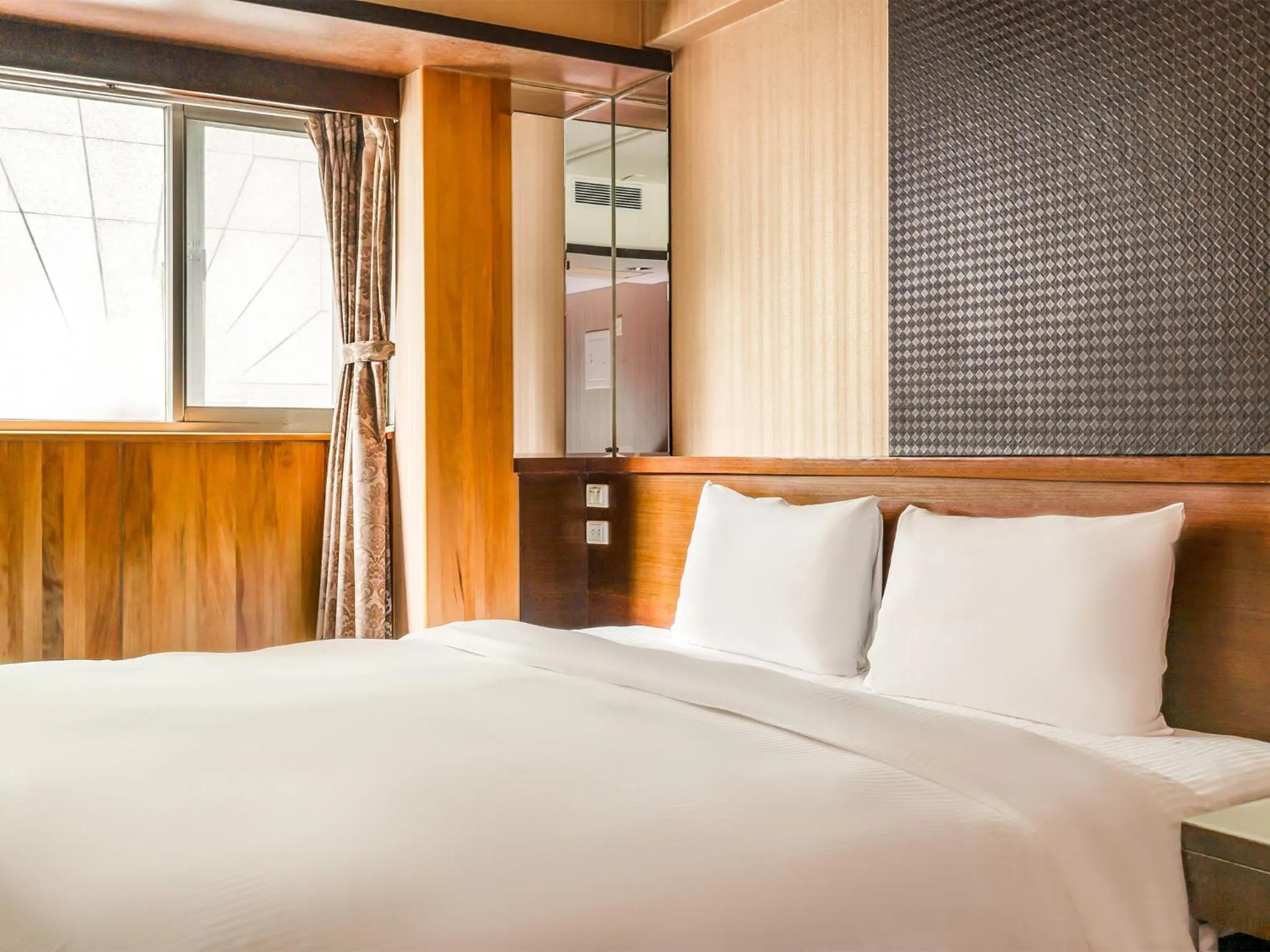 Photo of the whole room, Bed in CHECK inn Express Taichung Fengchia