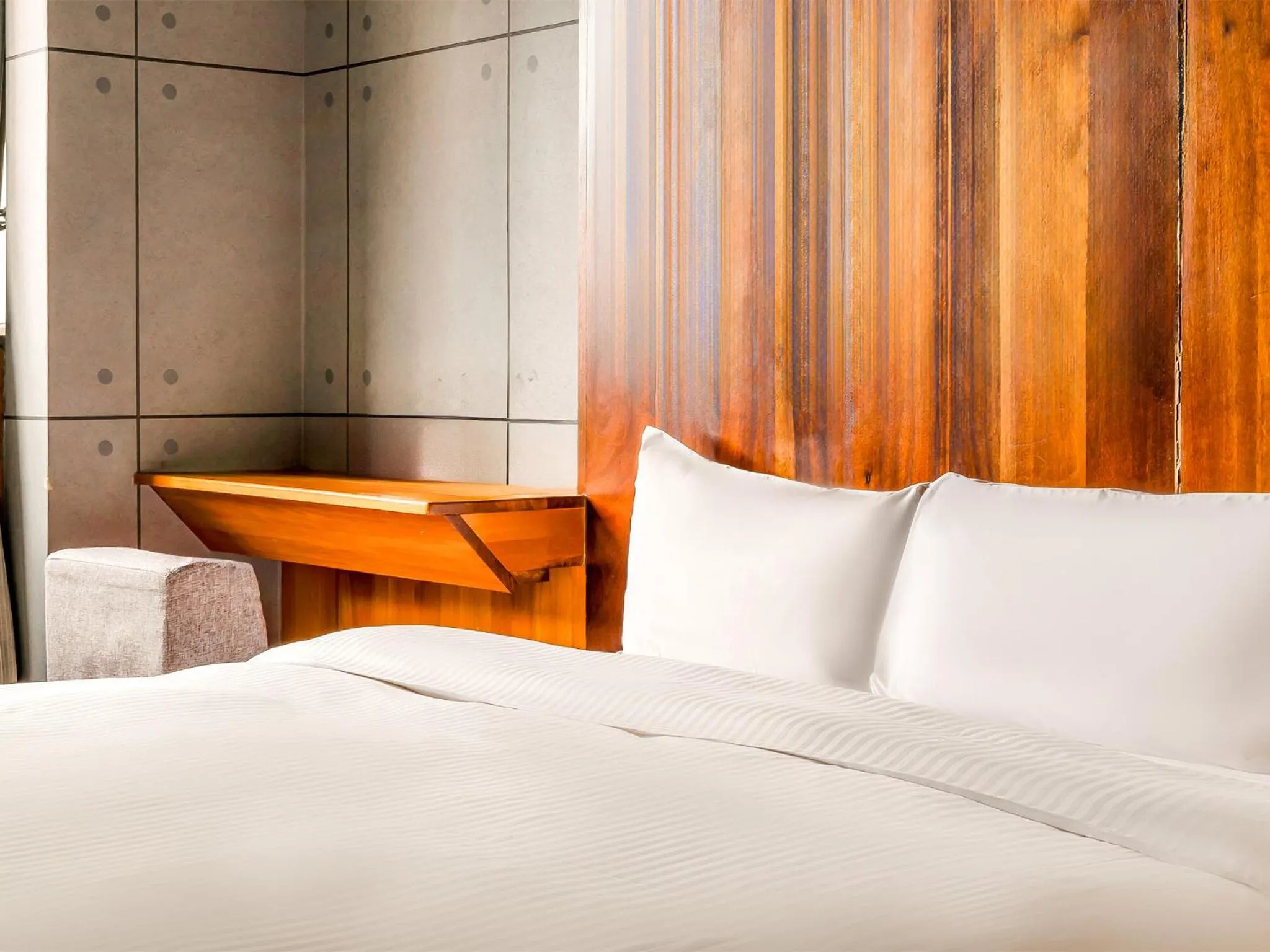 Photo of the whole room, Bed in CHECK inn Express Taichung Fengchia