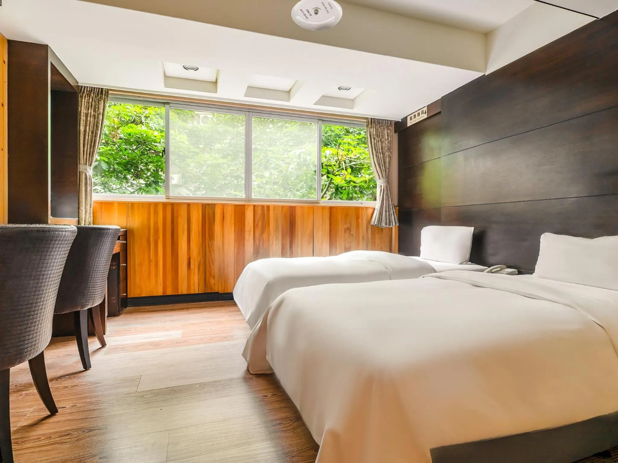 Photo of the whole room, Bed in CHECK inn Express Taichung Fengchia