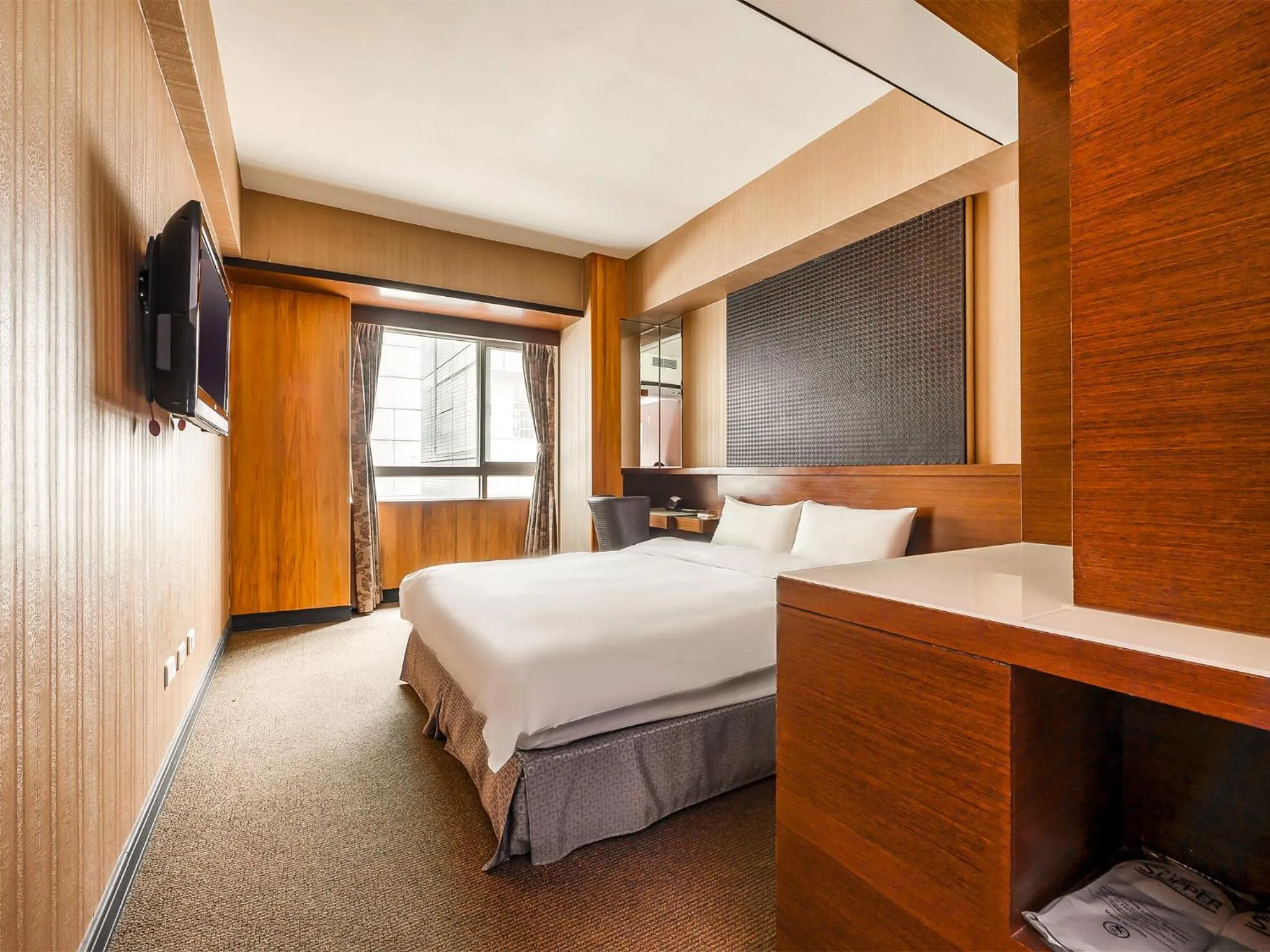 Photo of the whole room, Bed in CHECK inn Express Taichung Fengchia