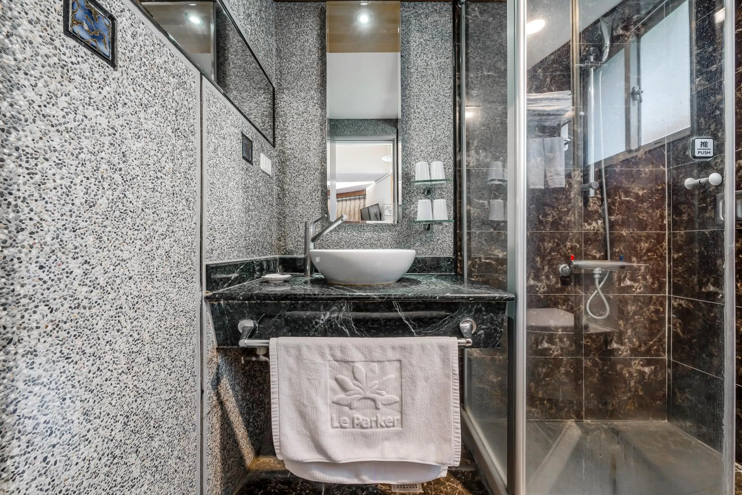 Bed in CHECK inn Express Taichung Fengchia