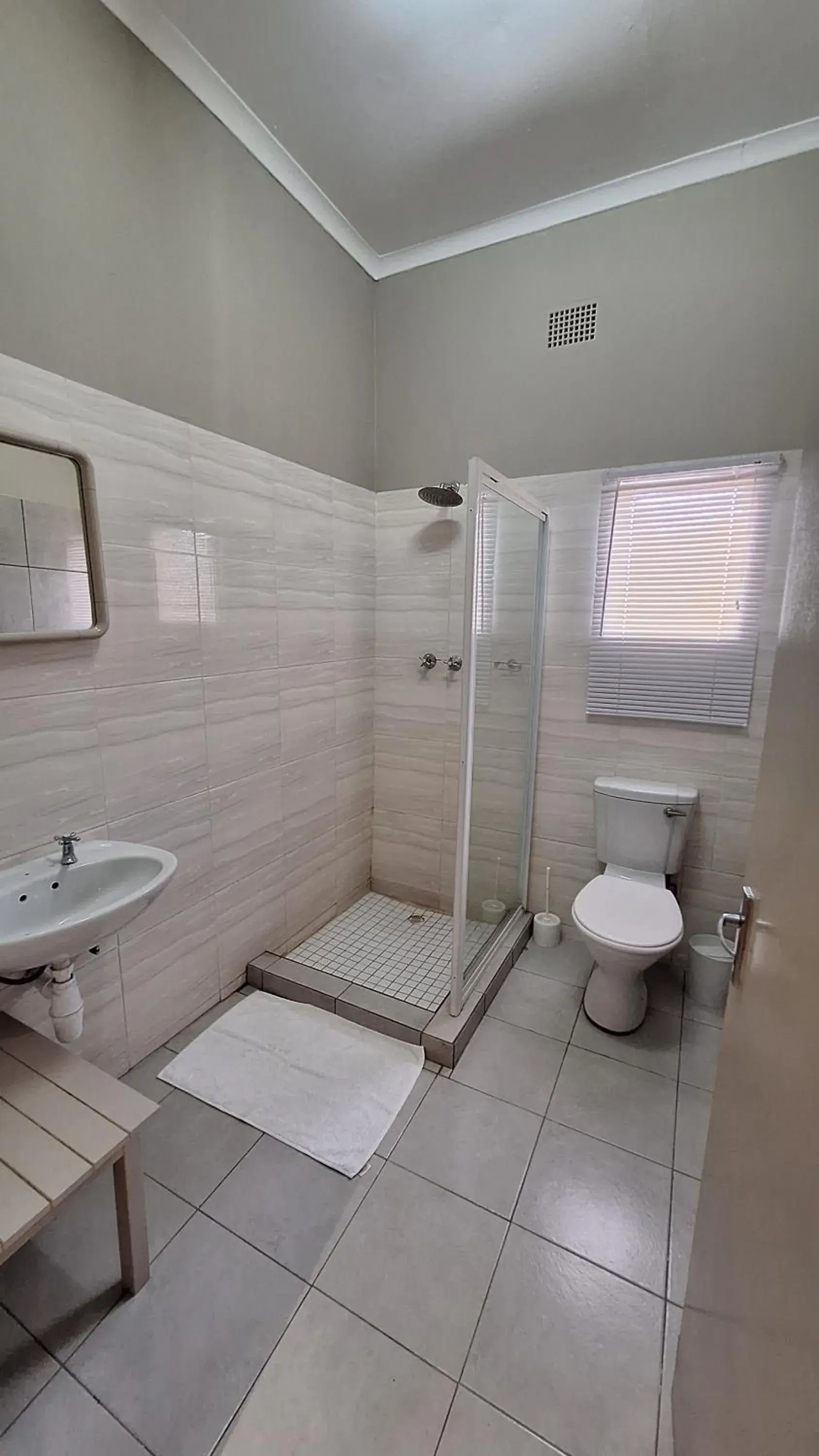 Deluxe Double Room with Shower - single occupancy in Mariental Hotel Cc Deluxe Double Room with Shower - single occupancy in Mariental Hotel Cc