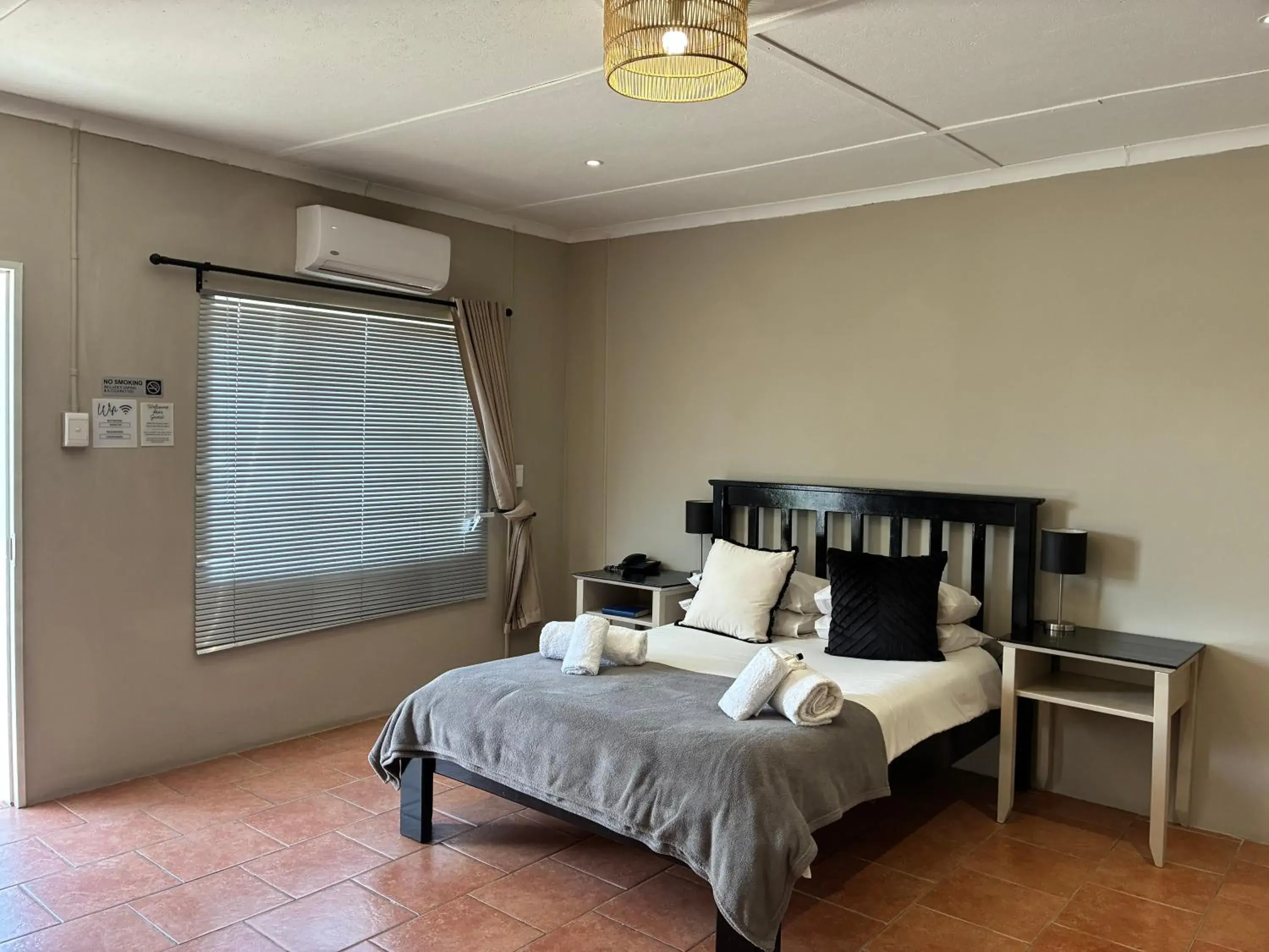 Triple Room with Shower in Mariental Hotel Cc Triple Room with Shower in Mariental Hotel Cc