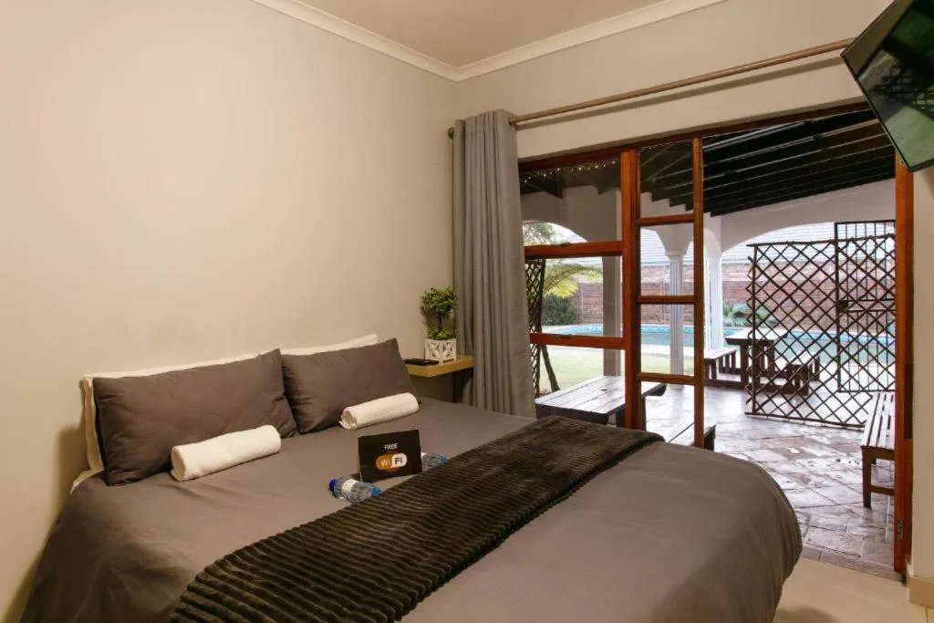 Bed in Menlyn Apartments