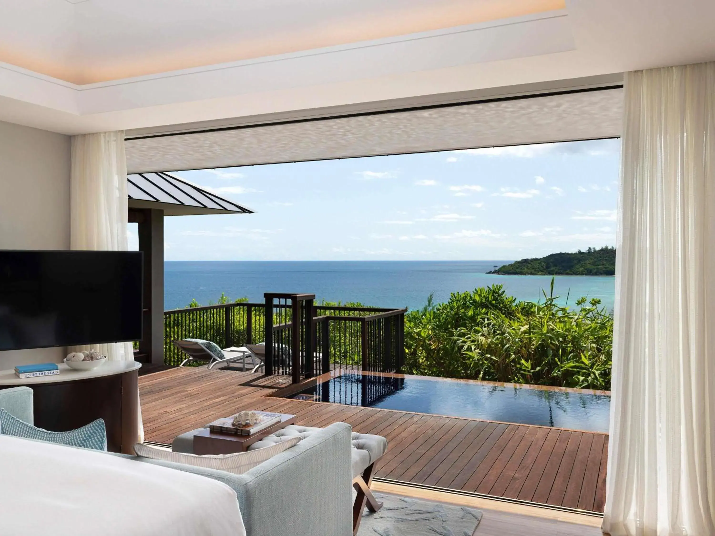 Ocean View Twin Pool Villa in Raffles Seychelles Ocean View Twin Pool Villa in Raffles Seychelles