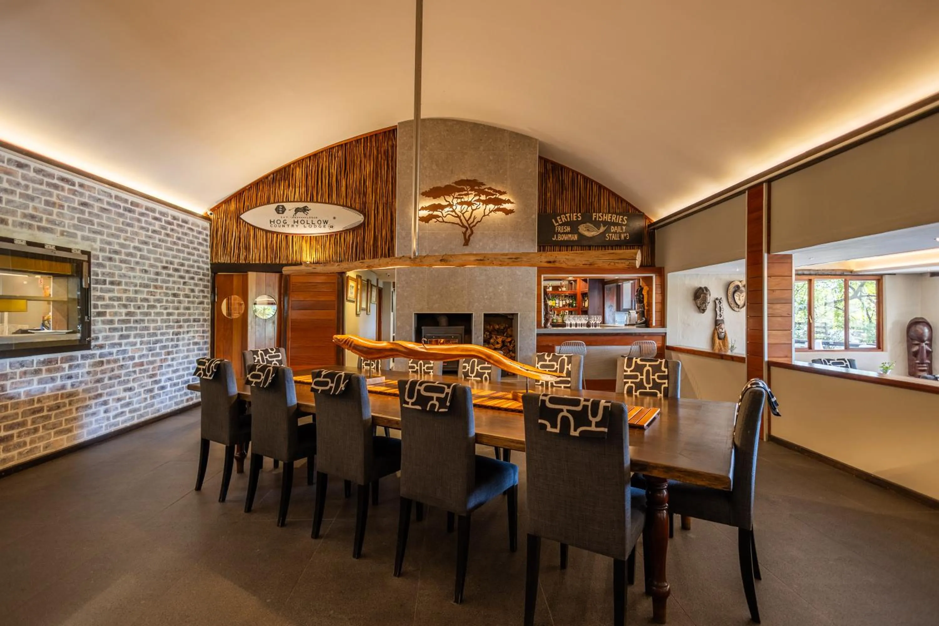 Lounge or bar in Hog Hollow Country Lodge