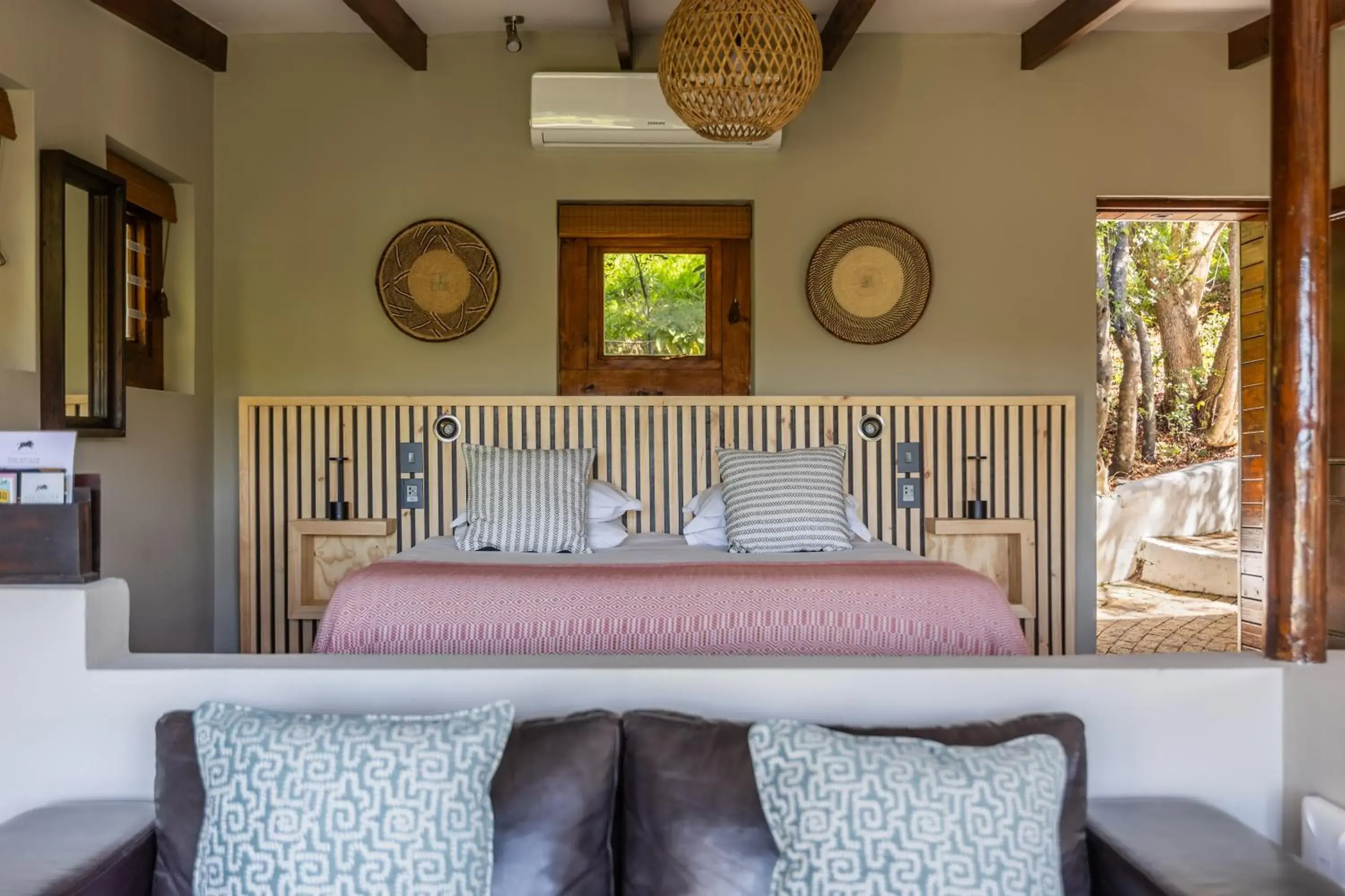 Bed in Hog Hollow Country Lodge Bed in Hog Hollow Country Lodge