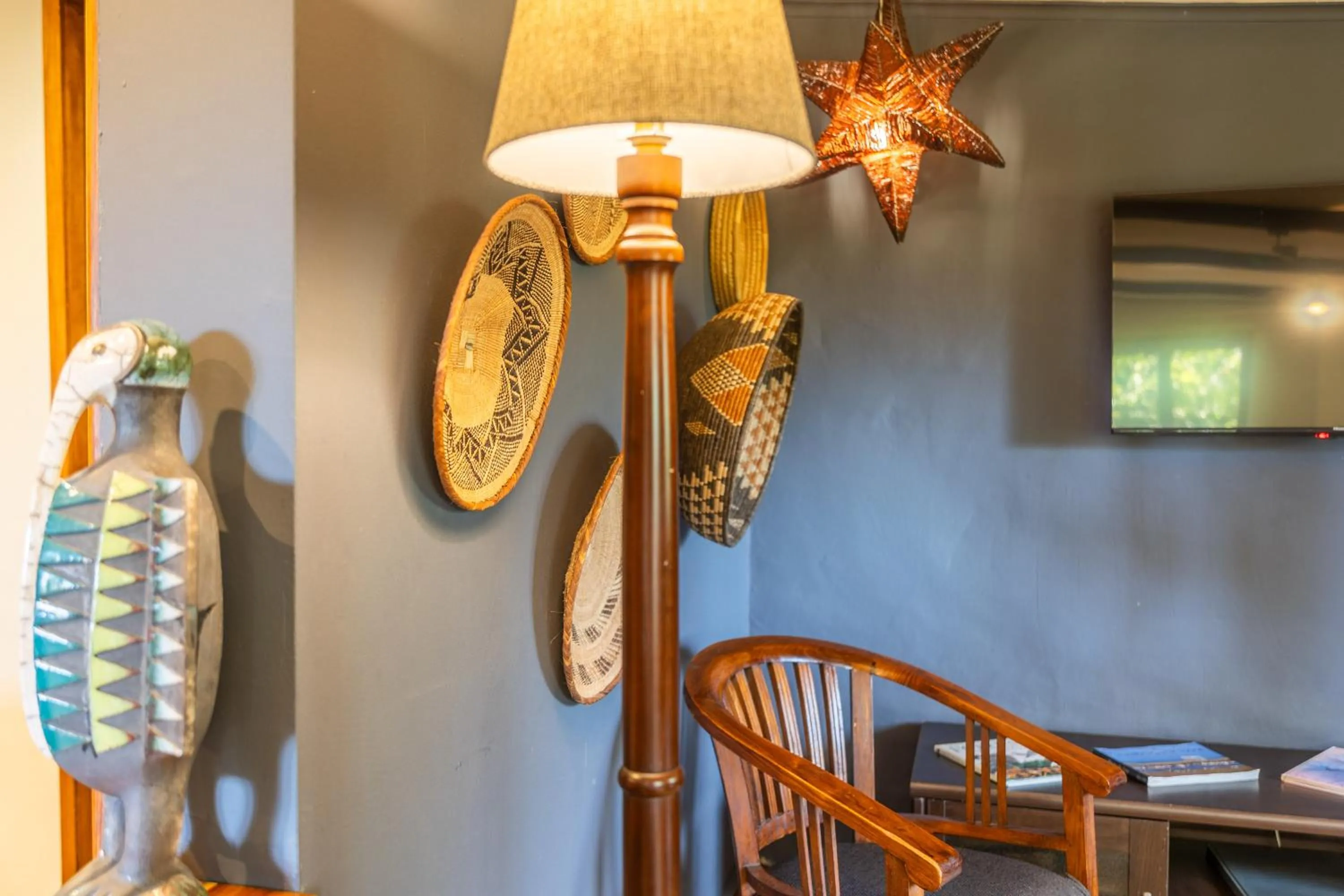 Decorative detail in Hog Hollow Country Lodge