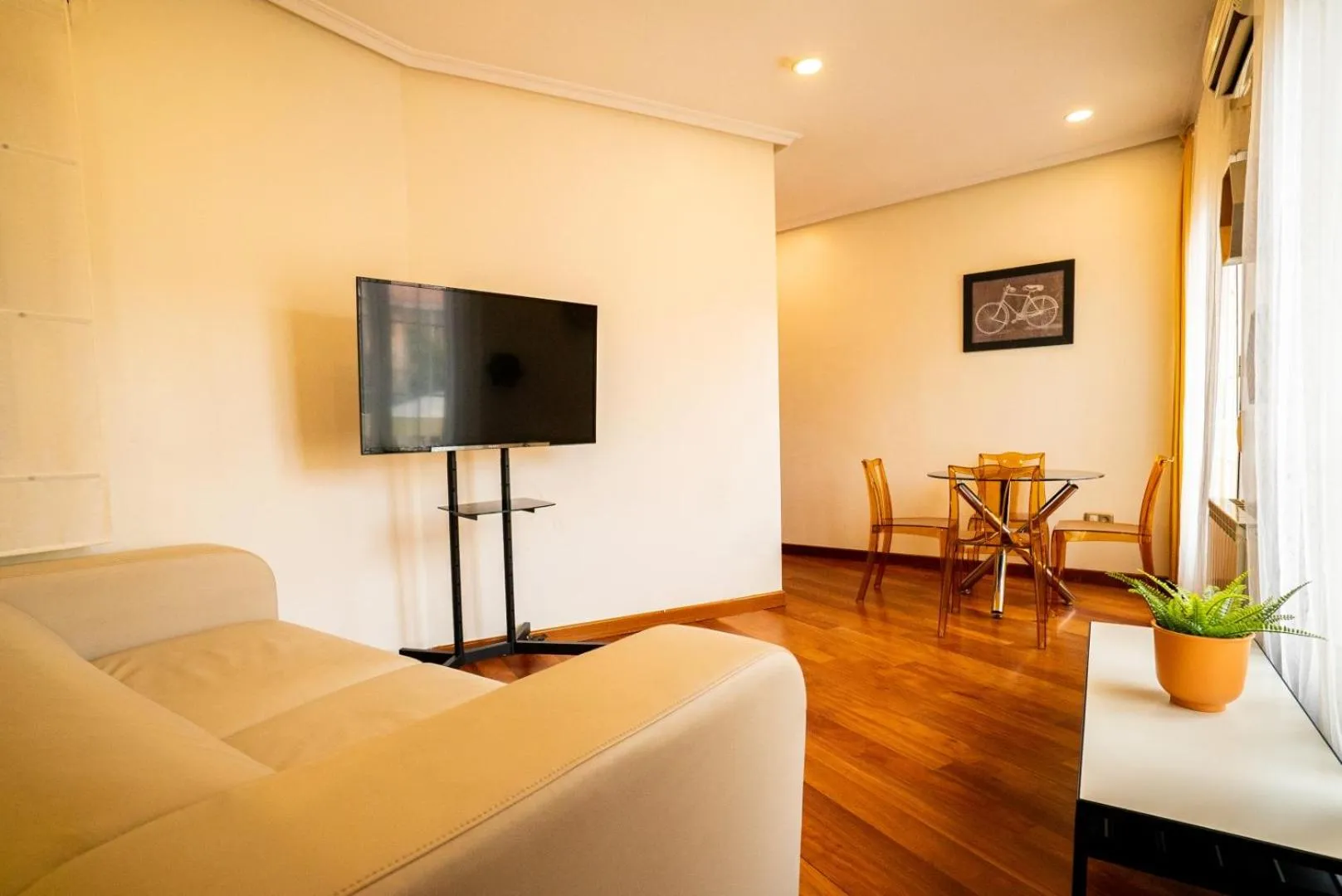 TV and multimedia in Smartr Madrid La Latina