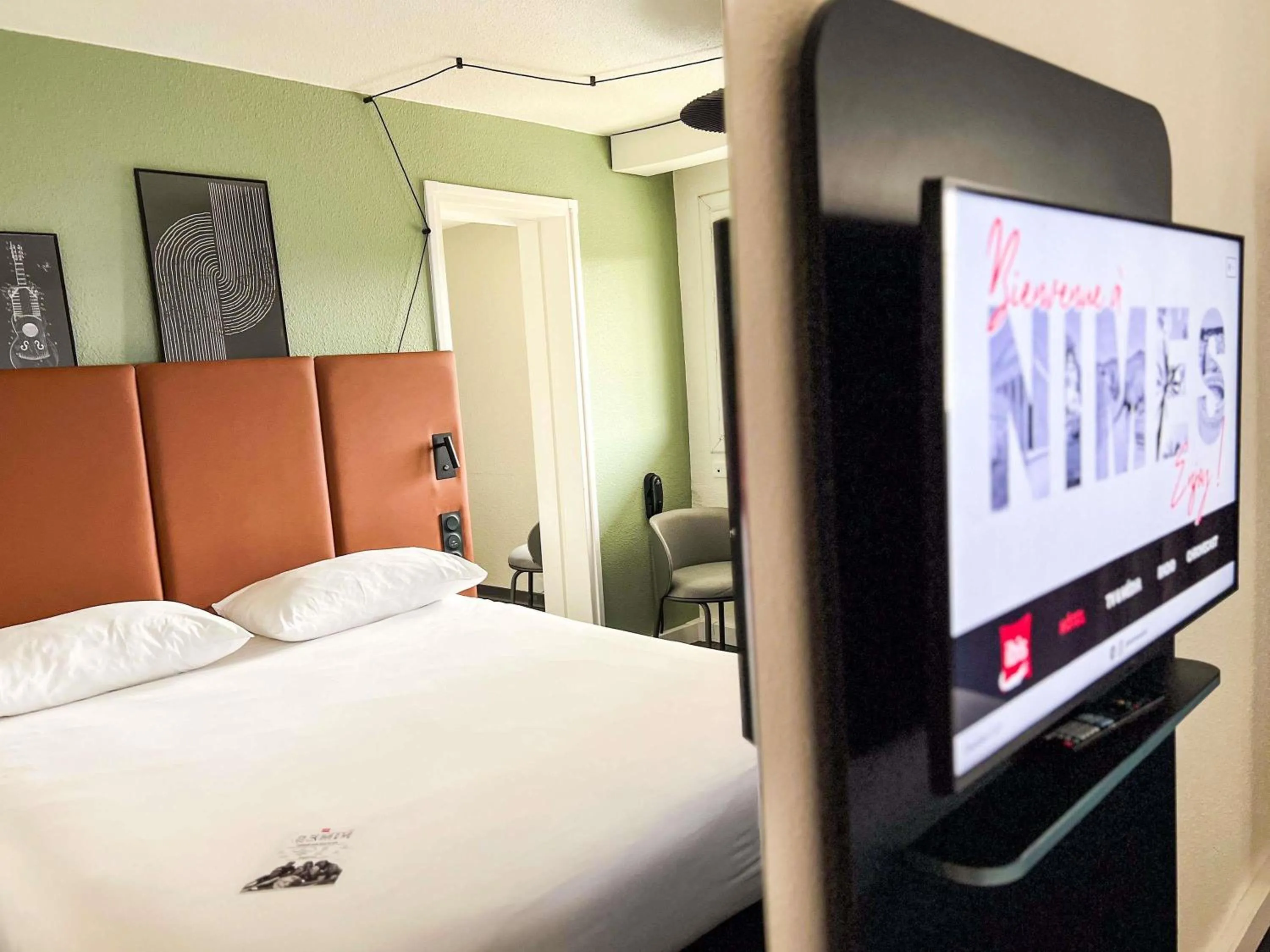 Bedroom, Bed in ibis Nîmes Ouest - A9