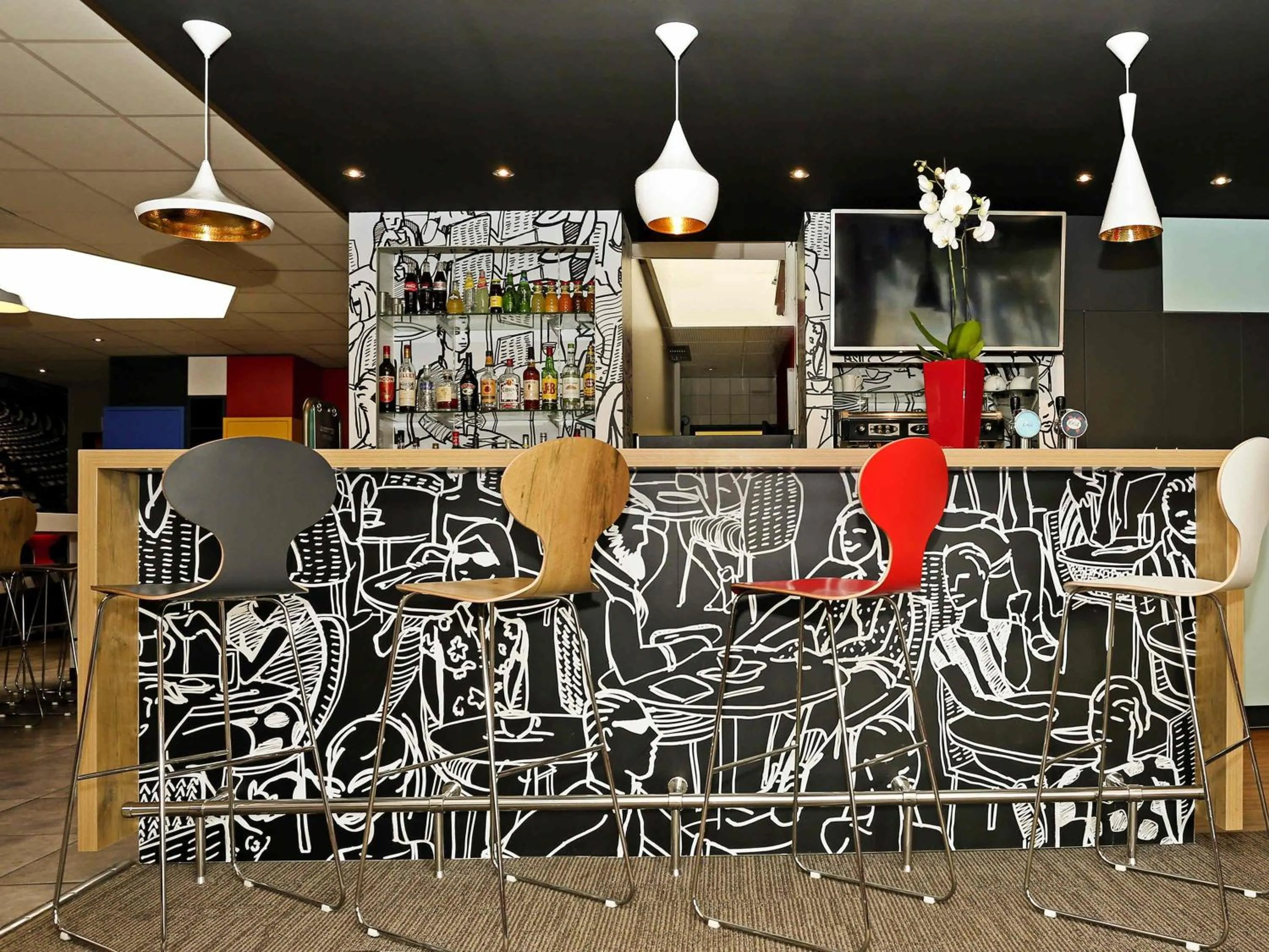 Lounge or bar in ibis Nîmes Ouest - A9