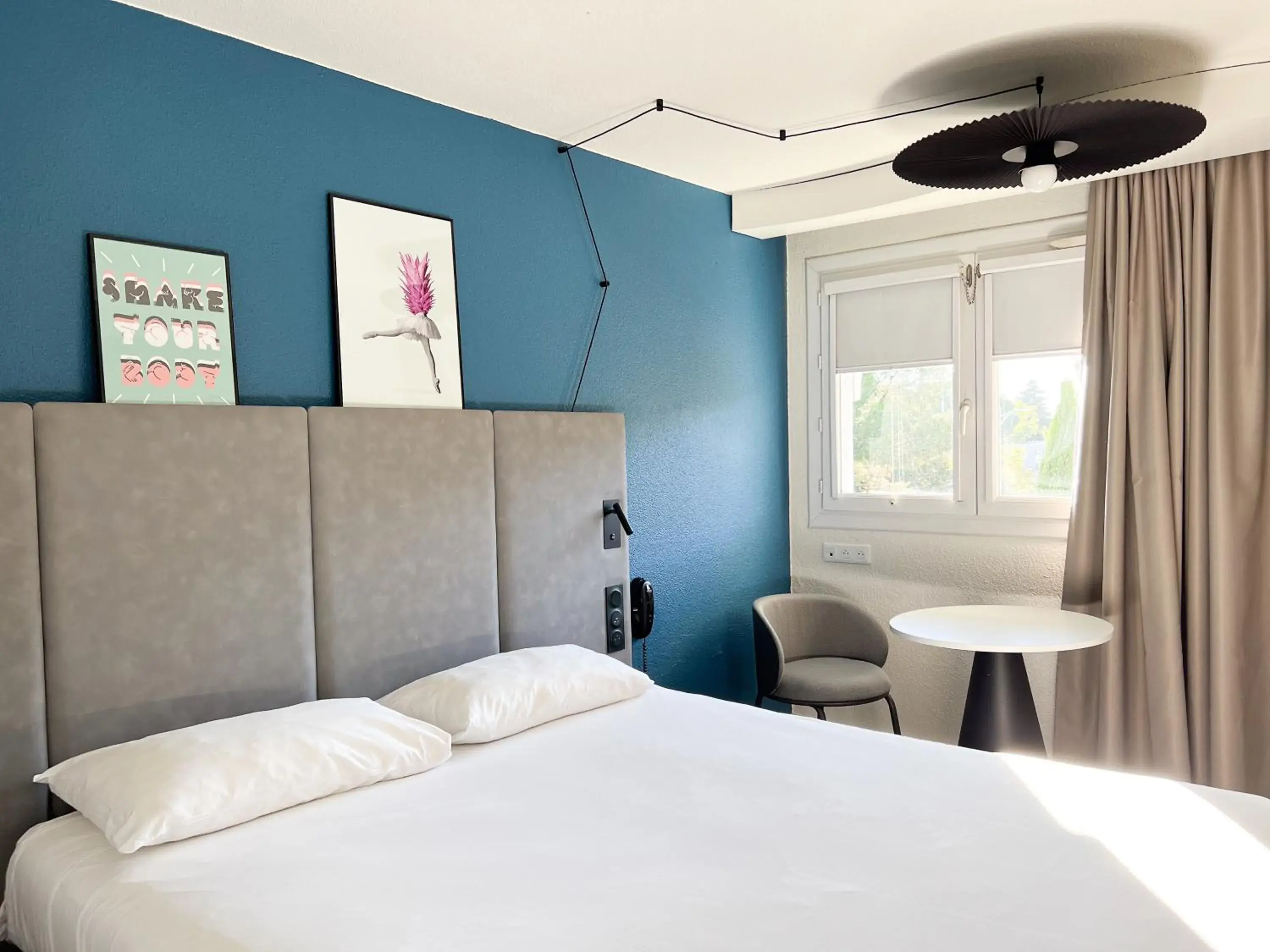 Bedroom, Bed in ibis Nîmes Ouest - A9 Bedroom, Bed in ibis Nîmes Ouest - A9