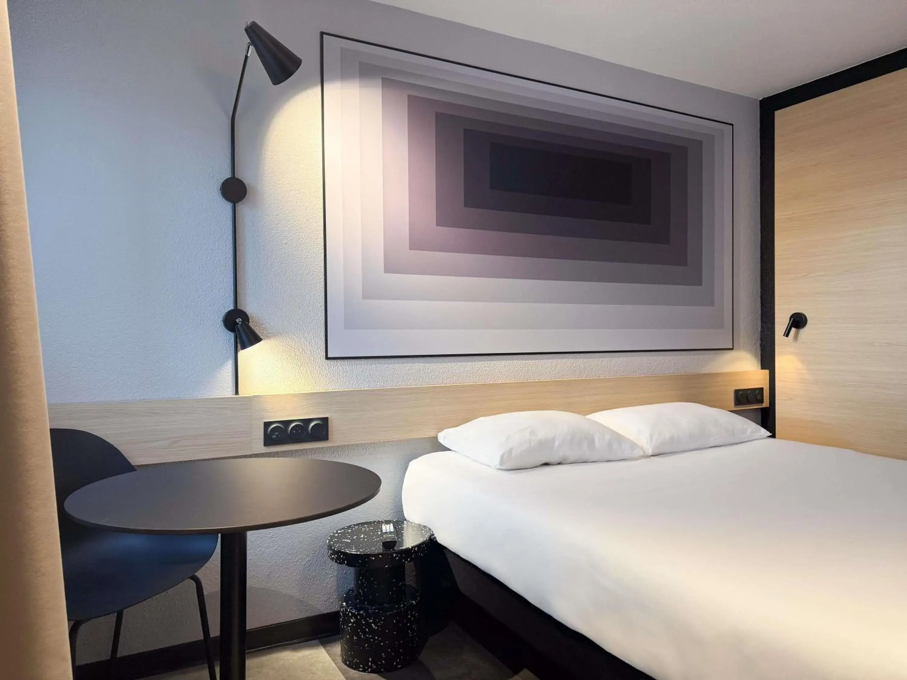 Bedroom, Bed in ibis Nîmes Ouest - A9 Bedroom, Bed in ibis Nîmes Ouest - A9