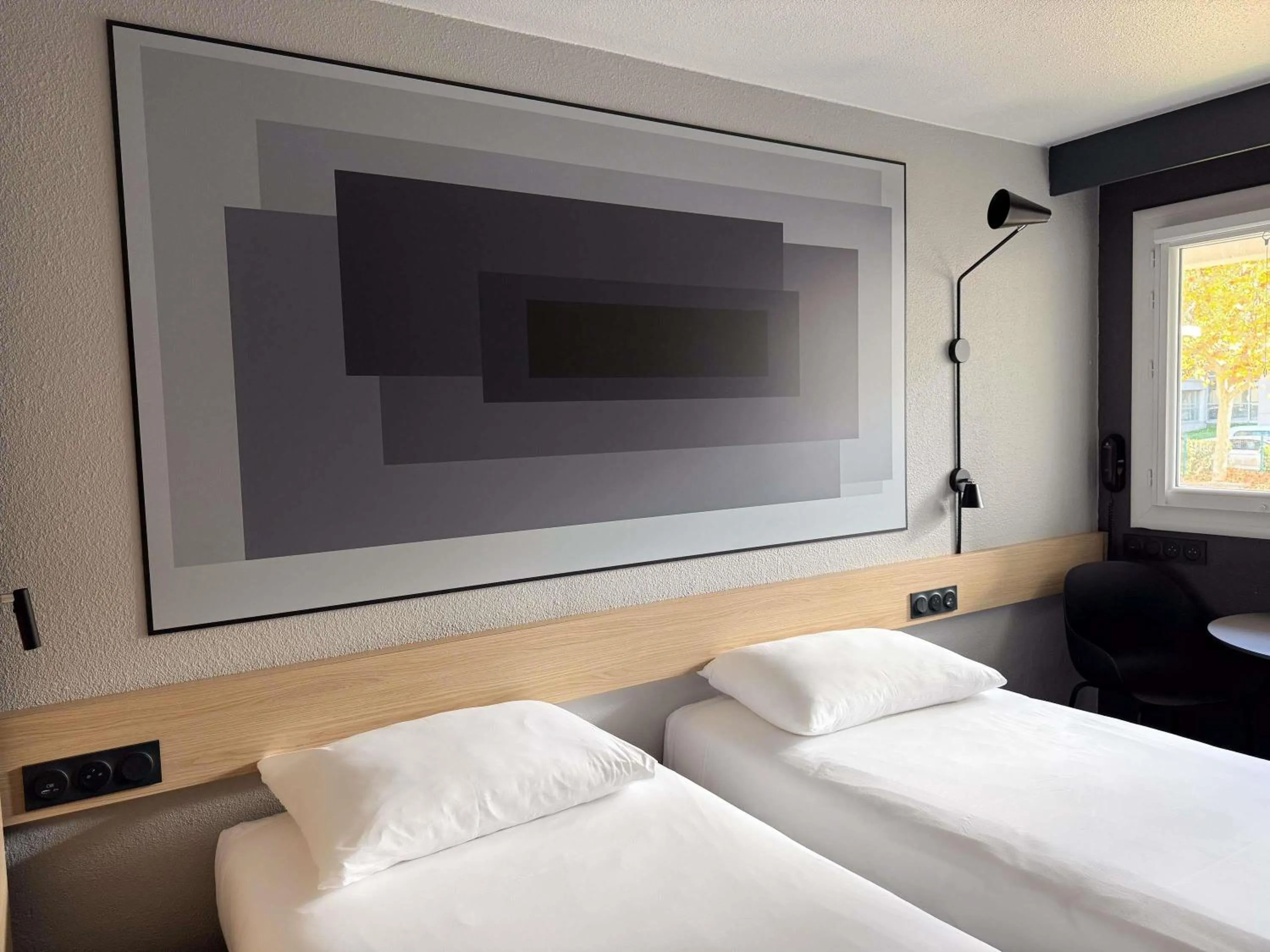 Bedroom, Bed in ibis Nîmes Ouest - A9