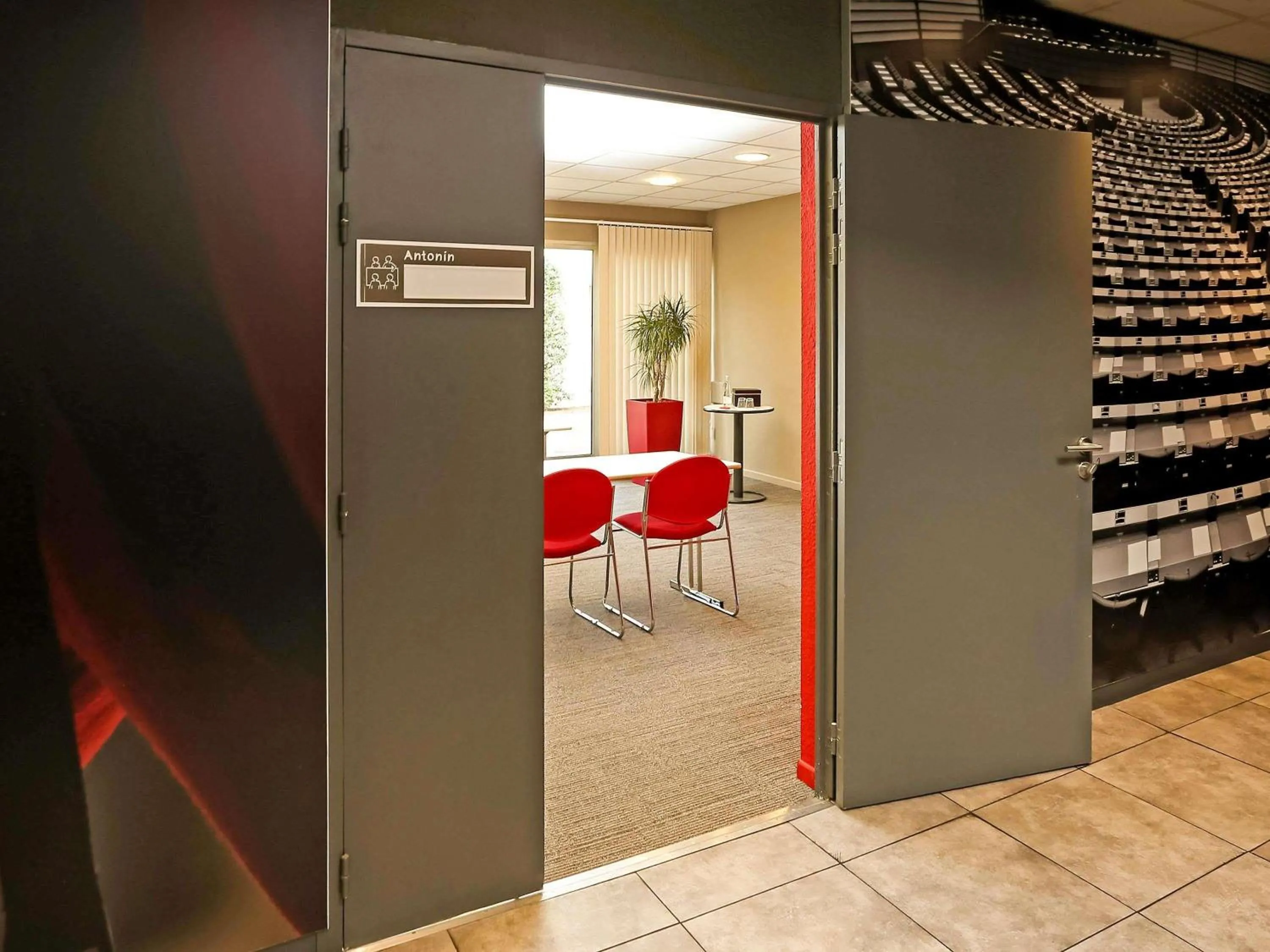 Meeting/conference room in ibis Nîmes Ouest - A9