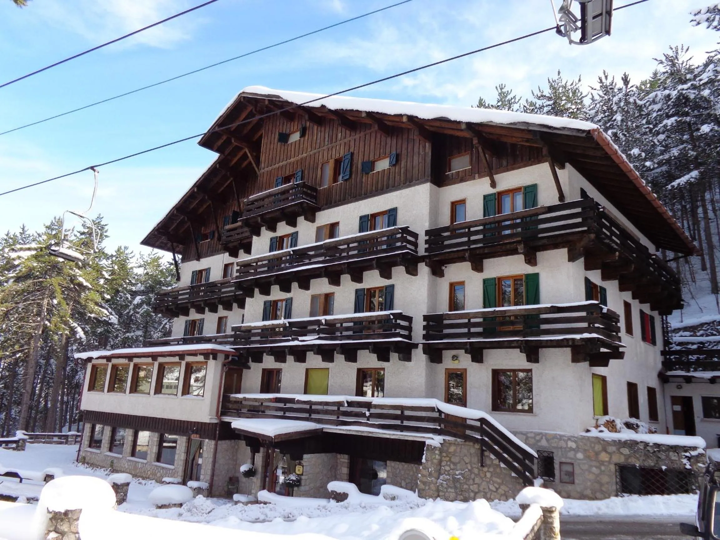 Property building in Hotel Garnì Mille Pini