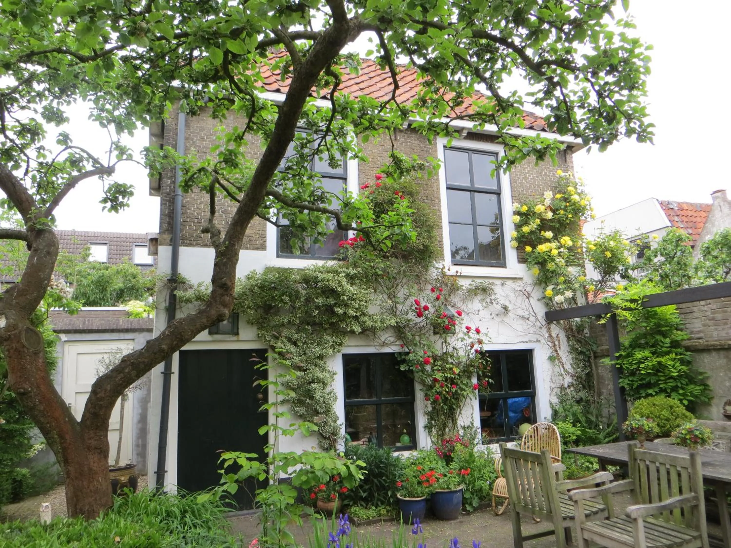 Property building in Apple Tree Cottage - charming home at beautiful canal in our idyllic garden