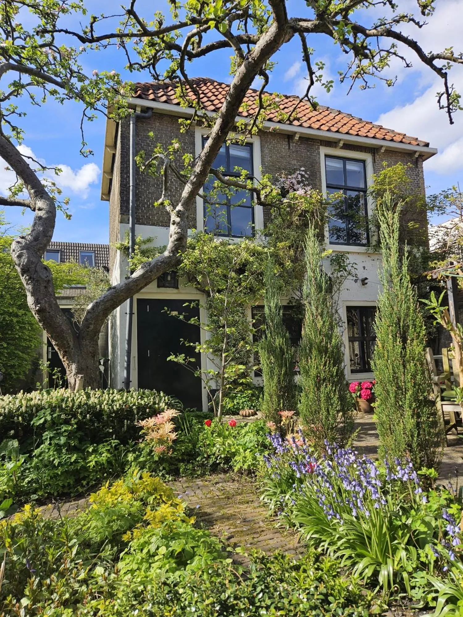Property building in Apple Tree Cottage - charming home at beautiful canal in our idyllic garden
