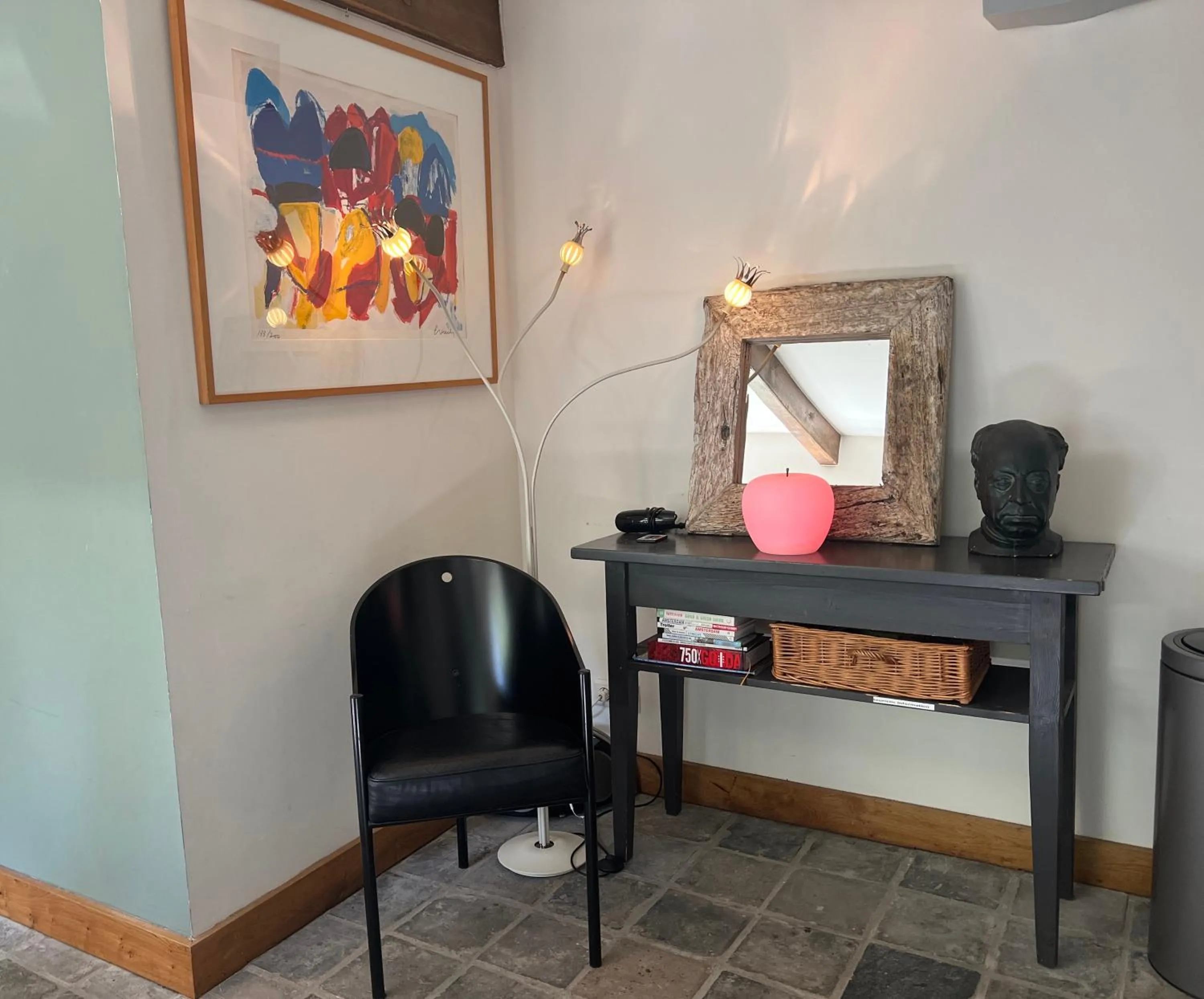hair dresser in Apple Tree Cottage - charming home at beautiful canal in our idyllic garden