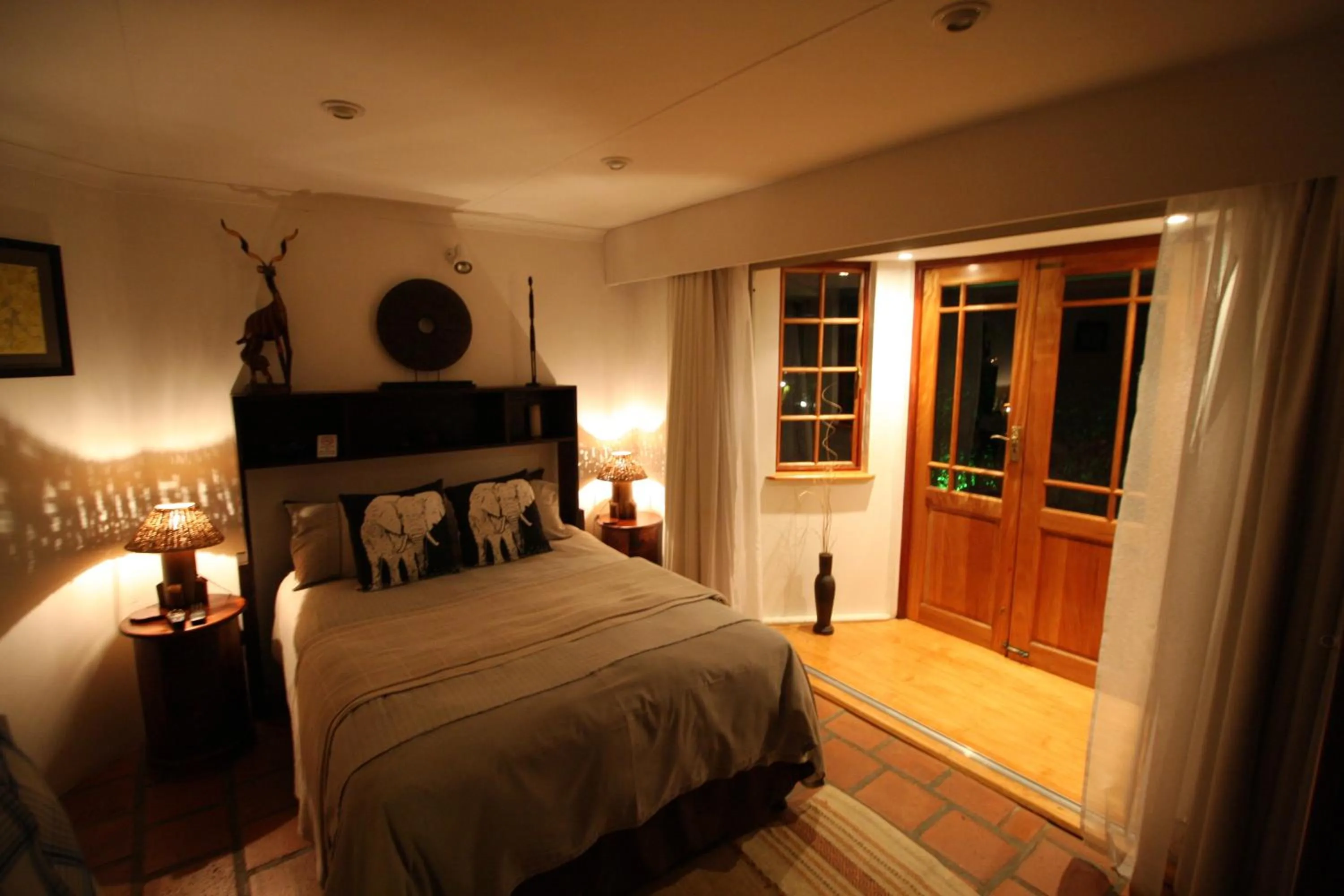 Bed in Acra-Retreat Mountain View Lodge