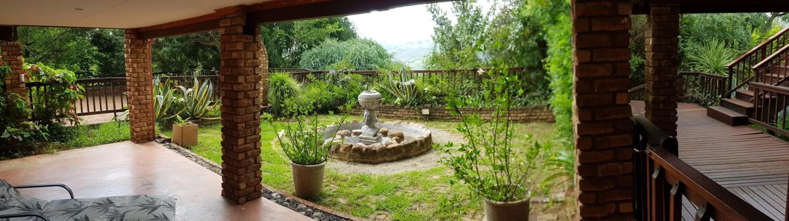 Patio in Acra-Retreat Mountain View Lodge